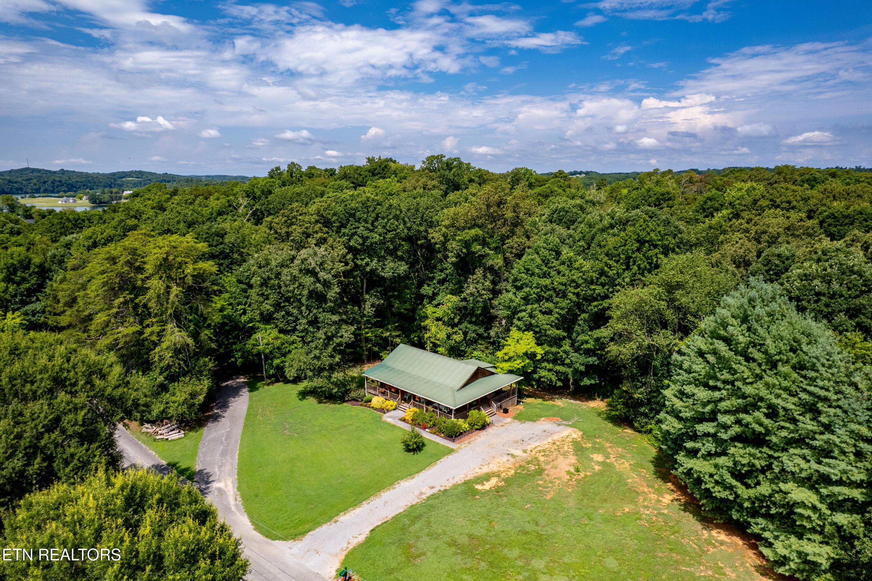 312 Parkbrook Court, Friendsville, TN - Fort Loudoun and Tellico Lake Real Estate - Image# 4