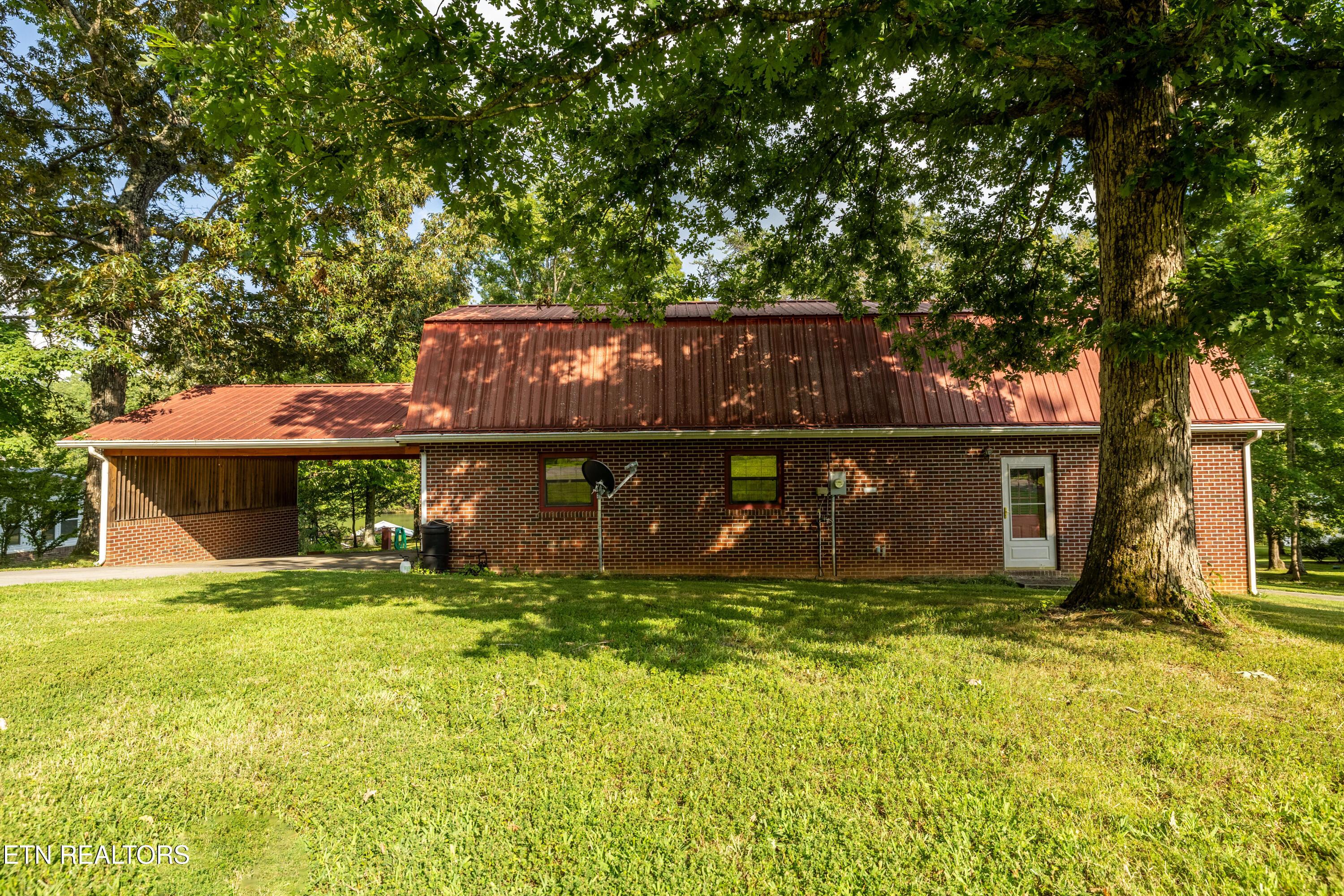 222 Cedar Pointe Lane, Maryville, TN - Fort Loudoun and Tellico Lake Real Estate - Image# 1