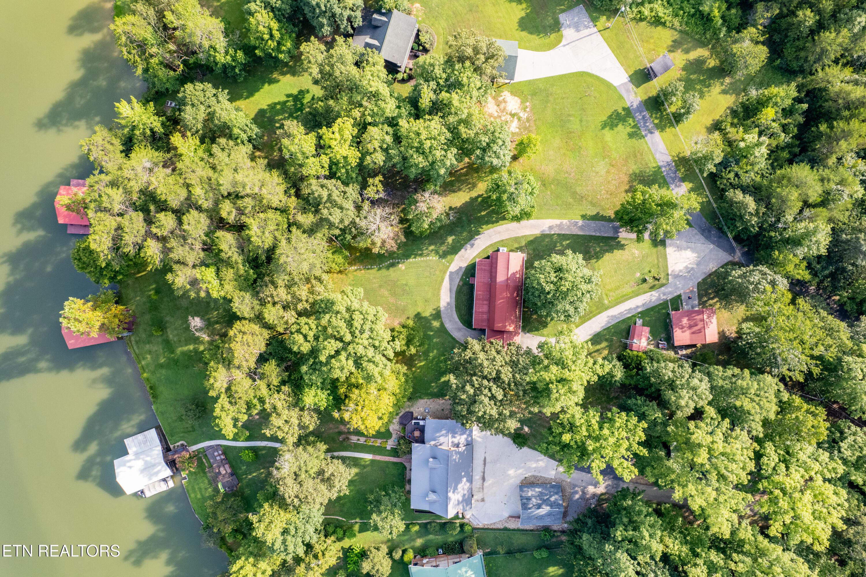 222 Cedar Pointe Lane, Maryville, TN - Fort Loudoun and Tellico Lake Real Estate - Image# 2