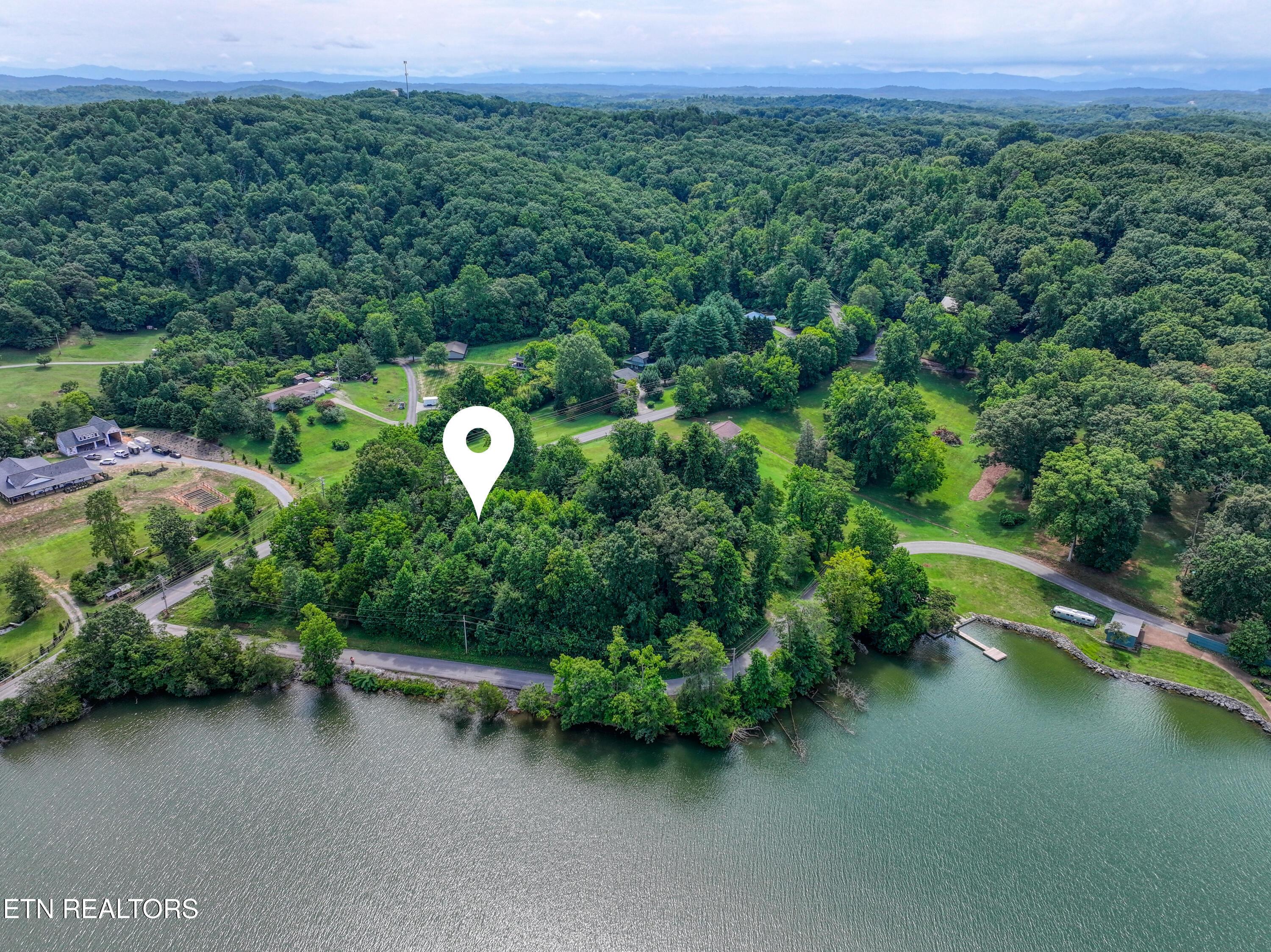 5980 Lakeside Drive, Lenoir City, TN - Fort Loudoun and Tellico Lake Real Estate - Image# 2
