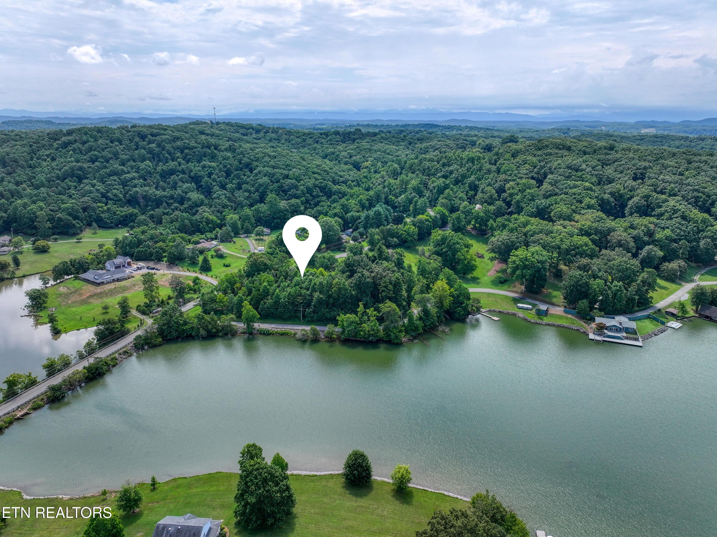 5980 Lakeside Drive, Lenoir City, TN - Fort Loudoun and Tellico Lake Real Estate - Image# 3