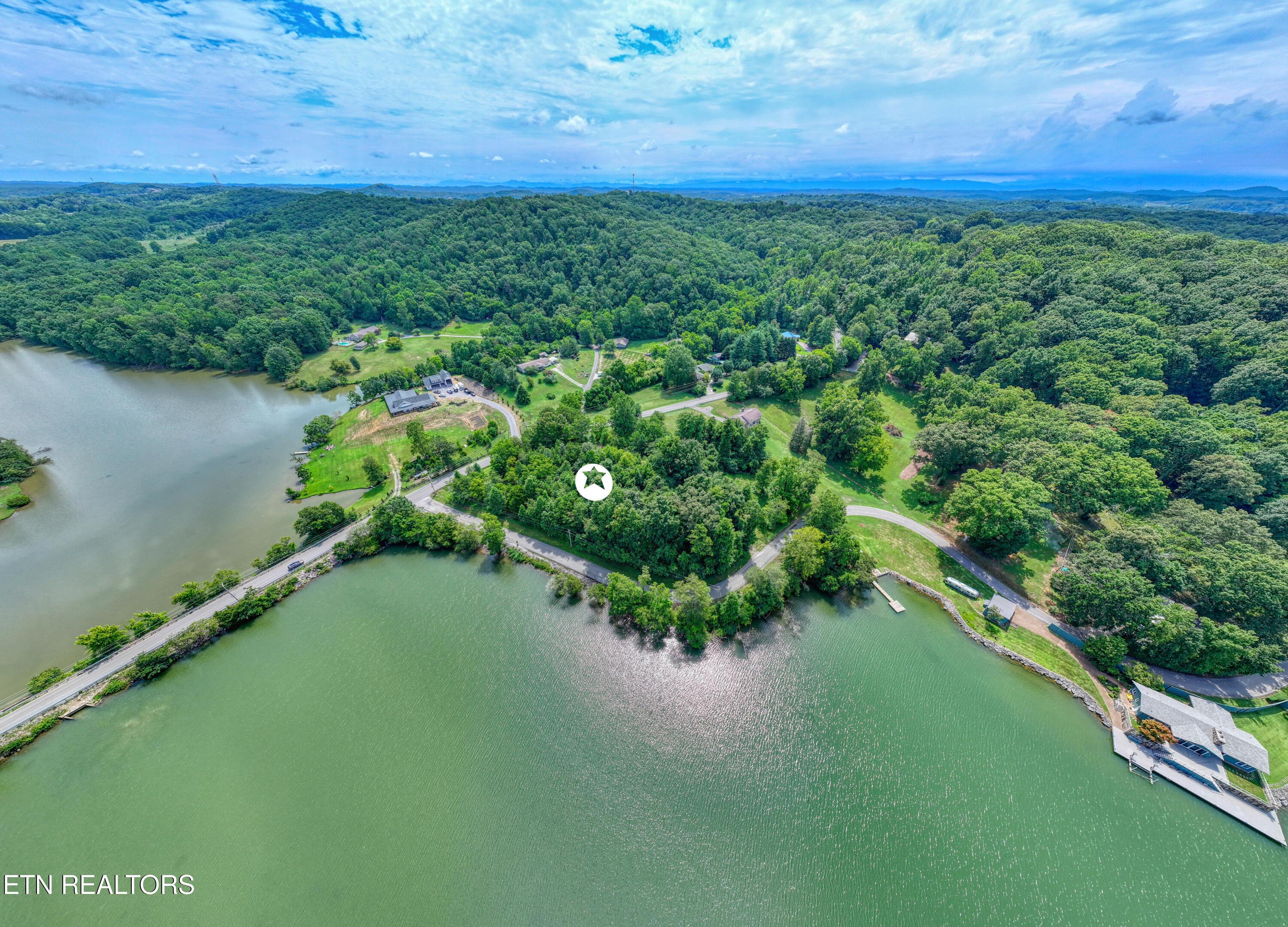 5980 Lakeside Drive, Lenoir City, TN - Fort Loudoun and Tellico Lake Real Estate - Image# 1