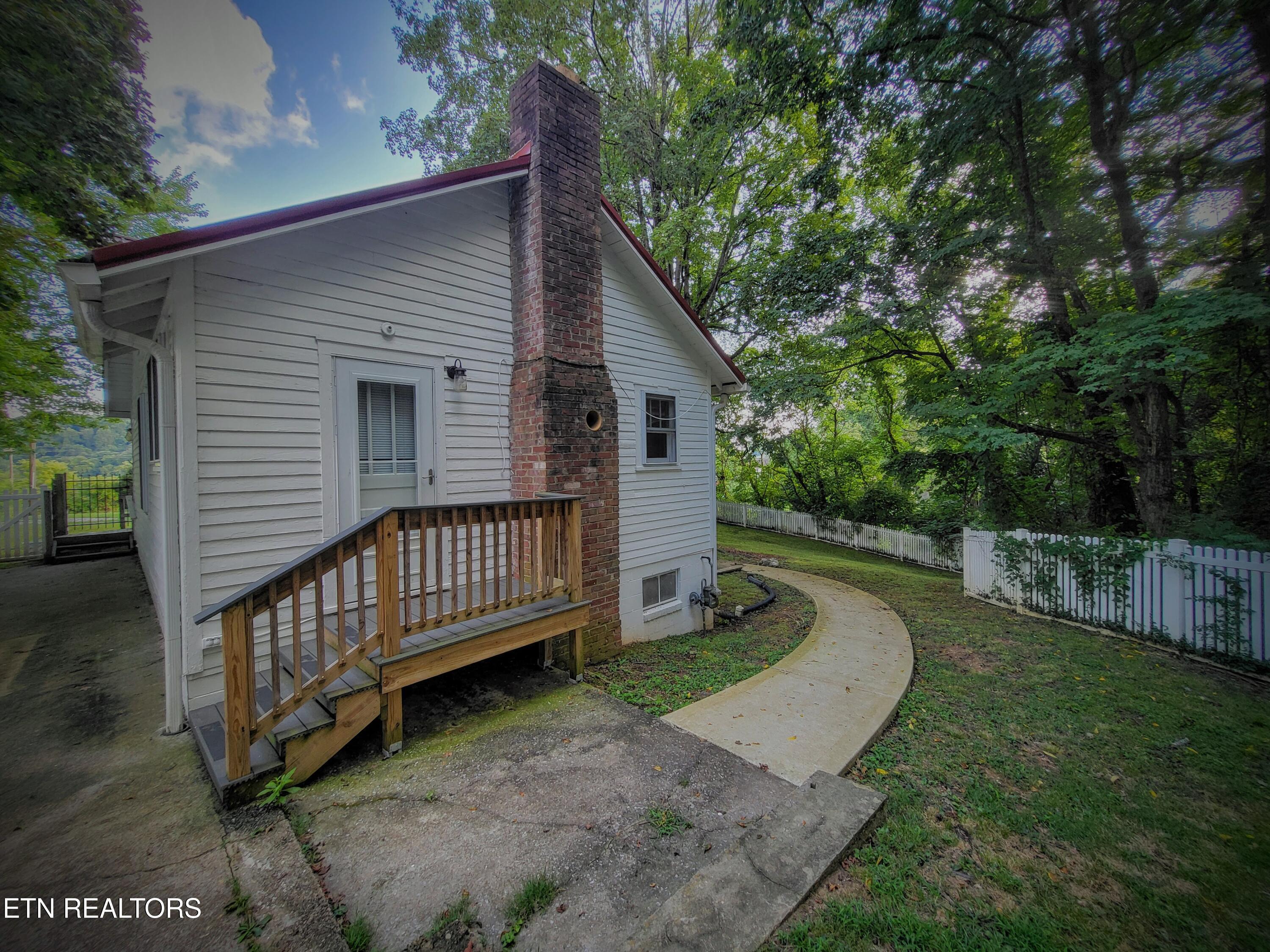 10719 Lake Ridge Drive, Knoxville, TN - Fort Loudoun and Tellico Lake Real Estate - Image# 16