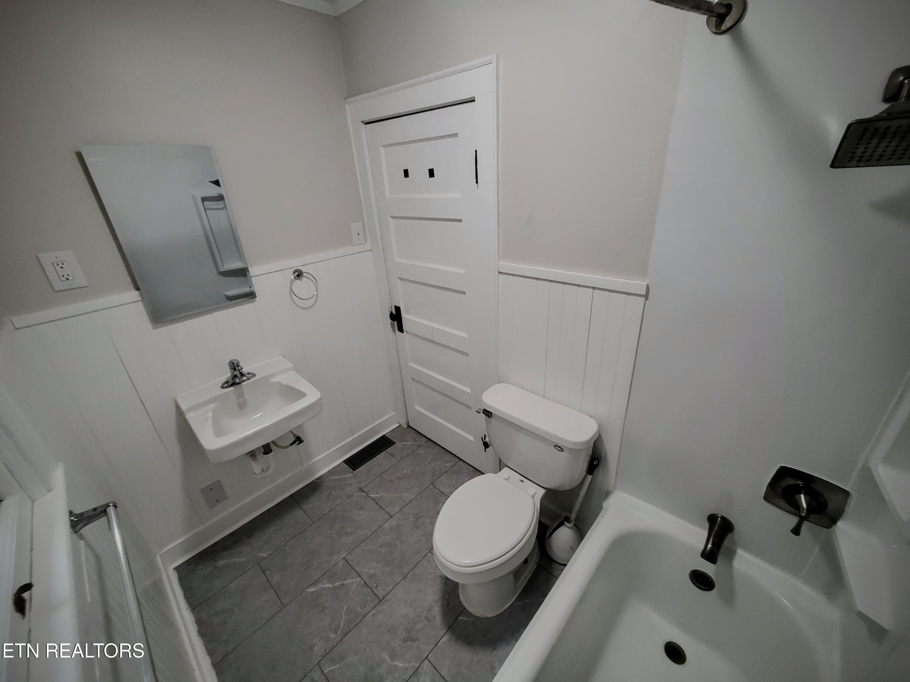 10719 Lake Ridge Drive, Knoxville, TN - Fort Loudoun and Tellico Lake Real Estate - Image# 15