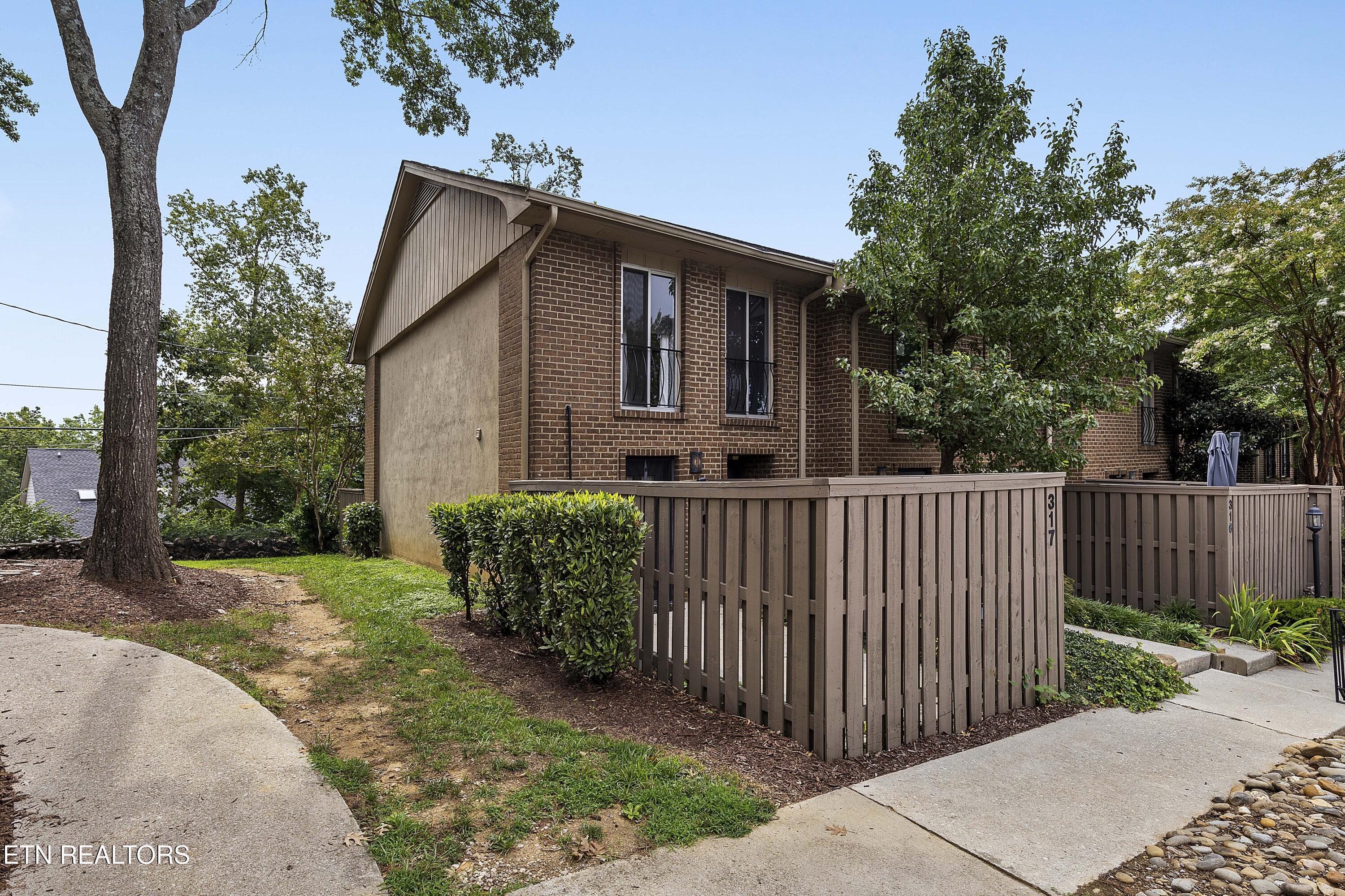 3636 Taliluna Ave, Knoxville, TN - Fort Loudoun and Tellico Lake Real Estate - Image# 2