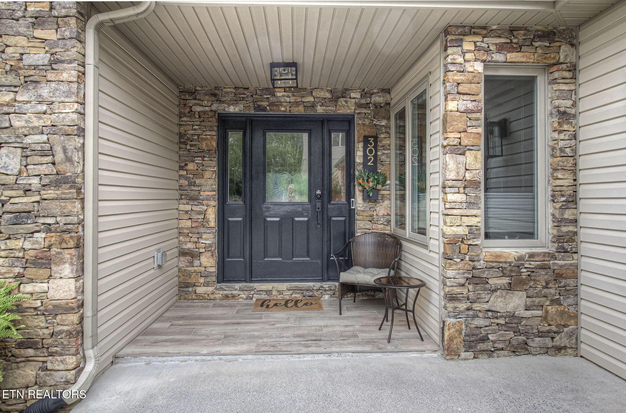 302 Tanasi Point, Loudon, TN - Fort Loudoun and Tellico Lake Real Estate - Image# 2