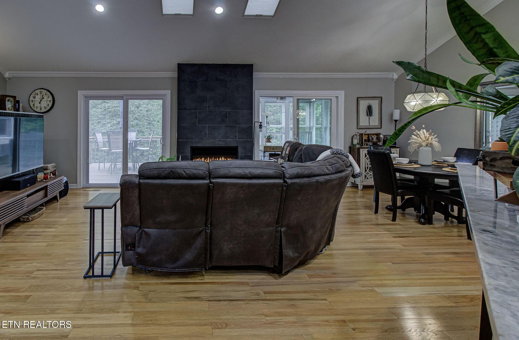 302 Tanasi Point, Loudon, TN - Fort Loudoun and Tellico Lake Real Estate - Image# 3