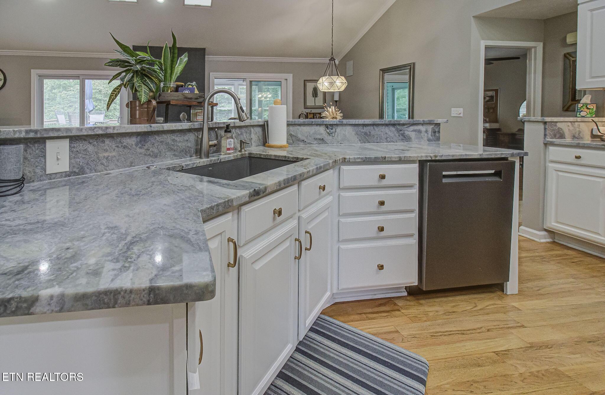 302 Tanasi Point, Loudon, TN - Fort Loudoun and Tellico Lake Real Estate - Image# 10
