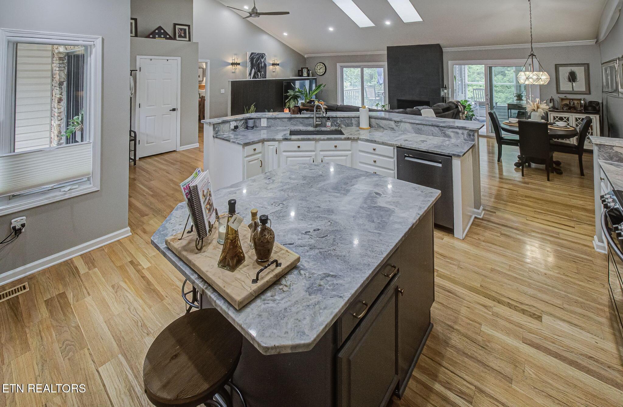 302 Tanasi Point, Loudon, TN - Fort Loudoun and Tellico Lake Real Estate - Image# 13