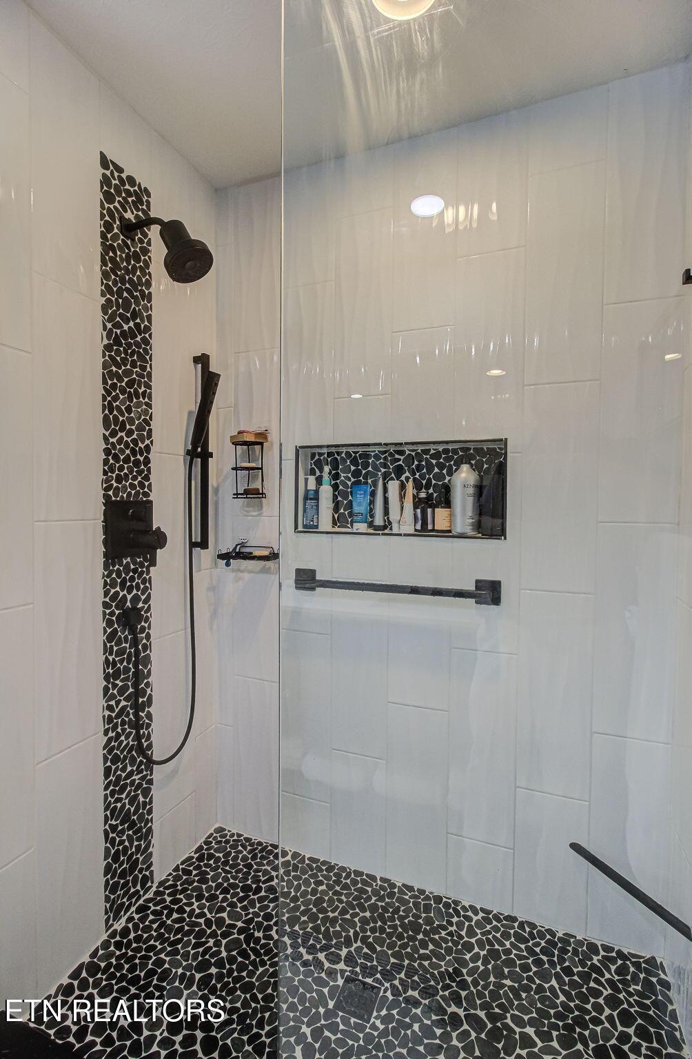 302 Tanasi Point, Loudon, TN - Fort Loudoun and Tellico Lake Real Estate - Image# 25