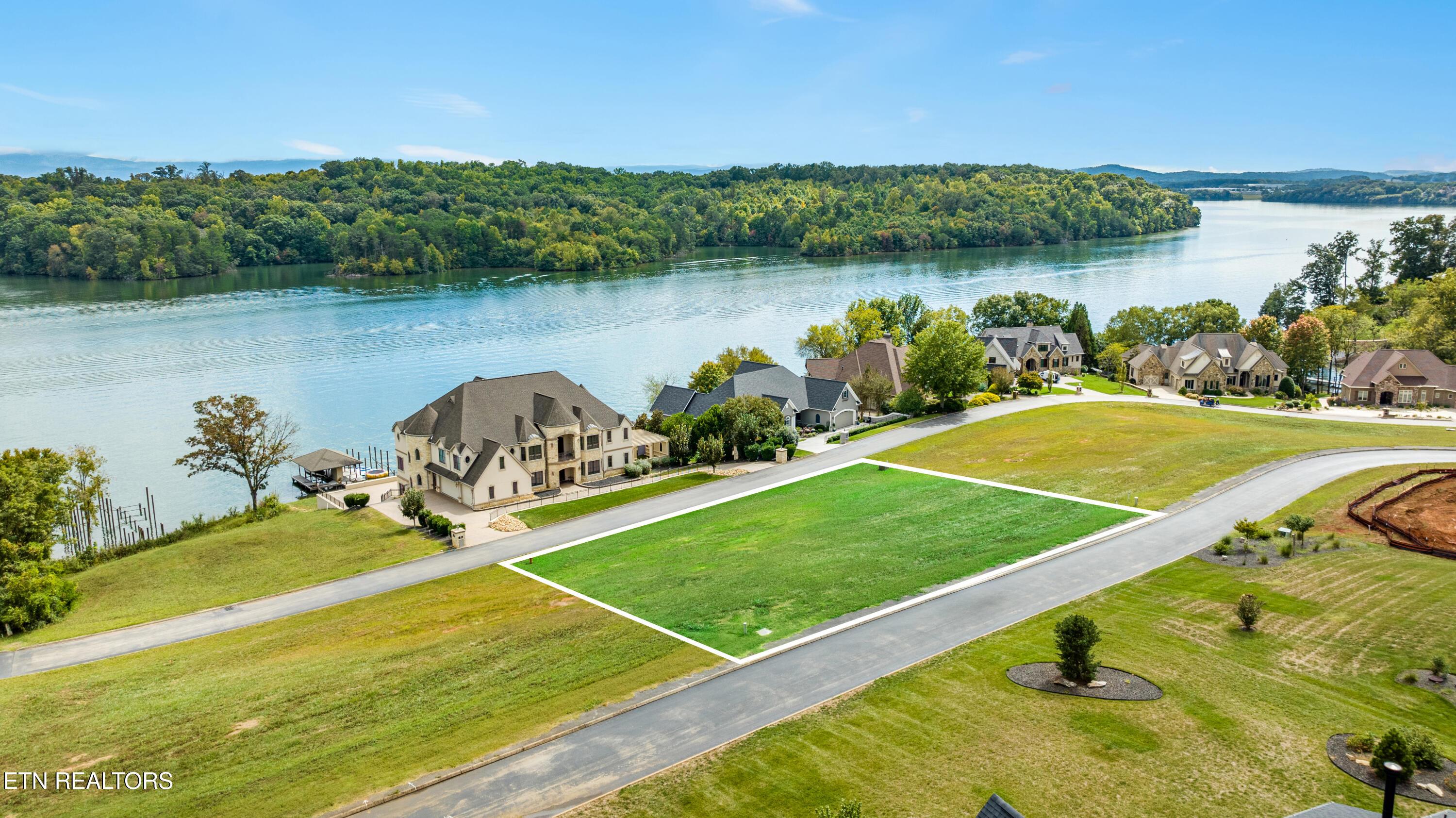 130 Starling Drive, Vonore, TN - Fort Loudoun and Tellico Lake Real Estate - Image# 1