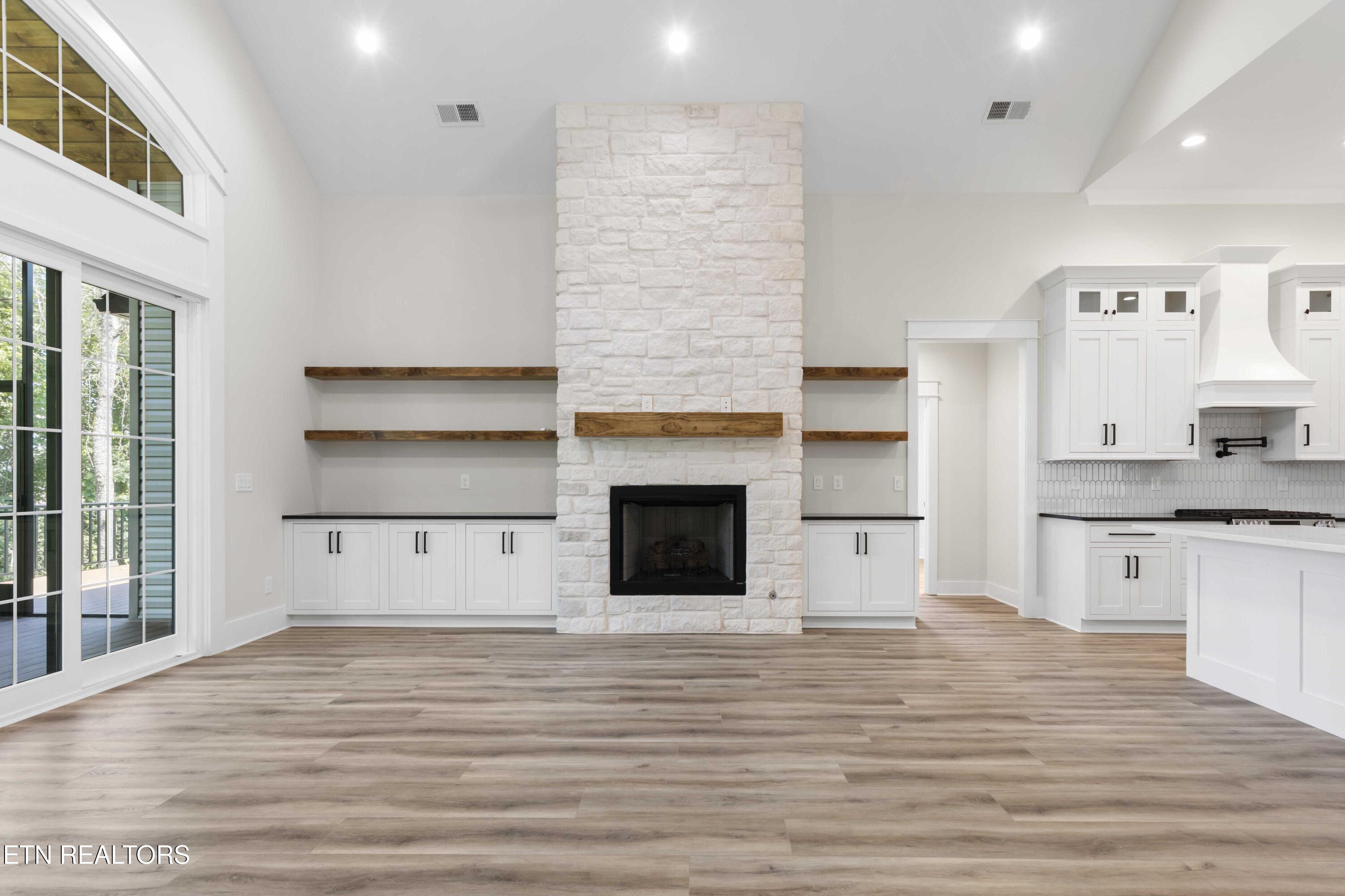 407 Kiyuga Circle, Loudon, TN - Fort Loudoun and Tellico Lake Real Estate - Image# 11