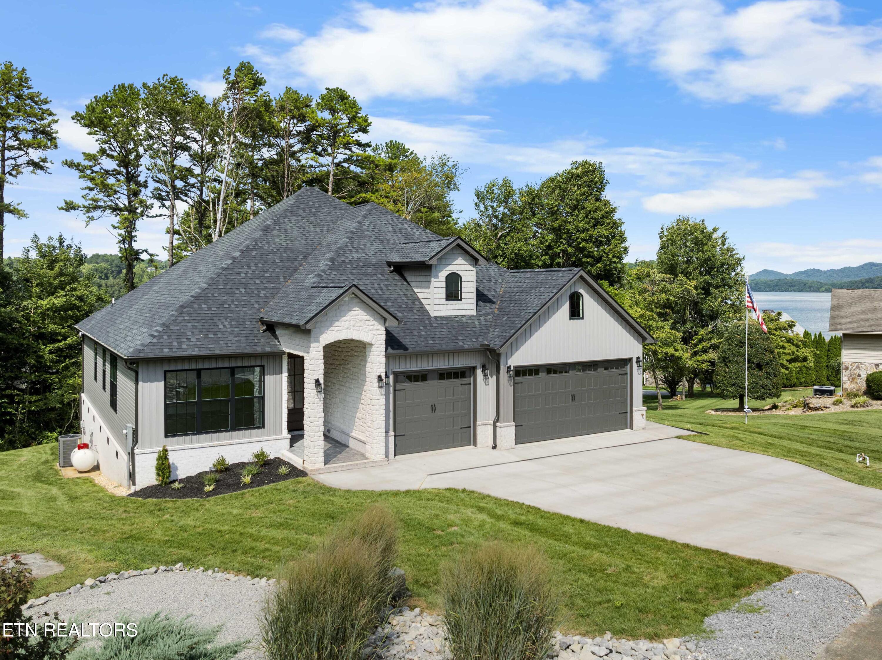 407 Kiyuga Circle, Loudon, TN - Fort Loudoun and Tellico Lake Real Estate - Image# 1