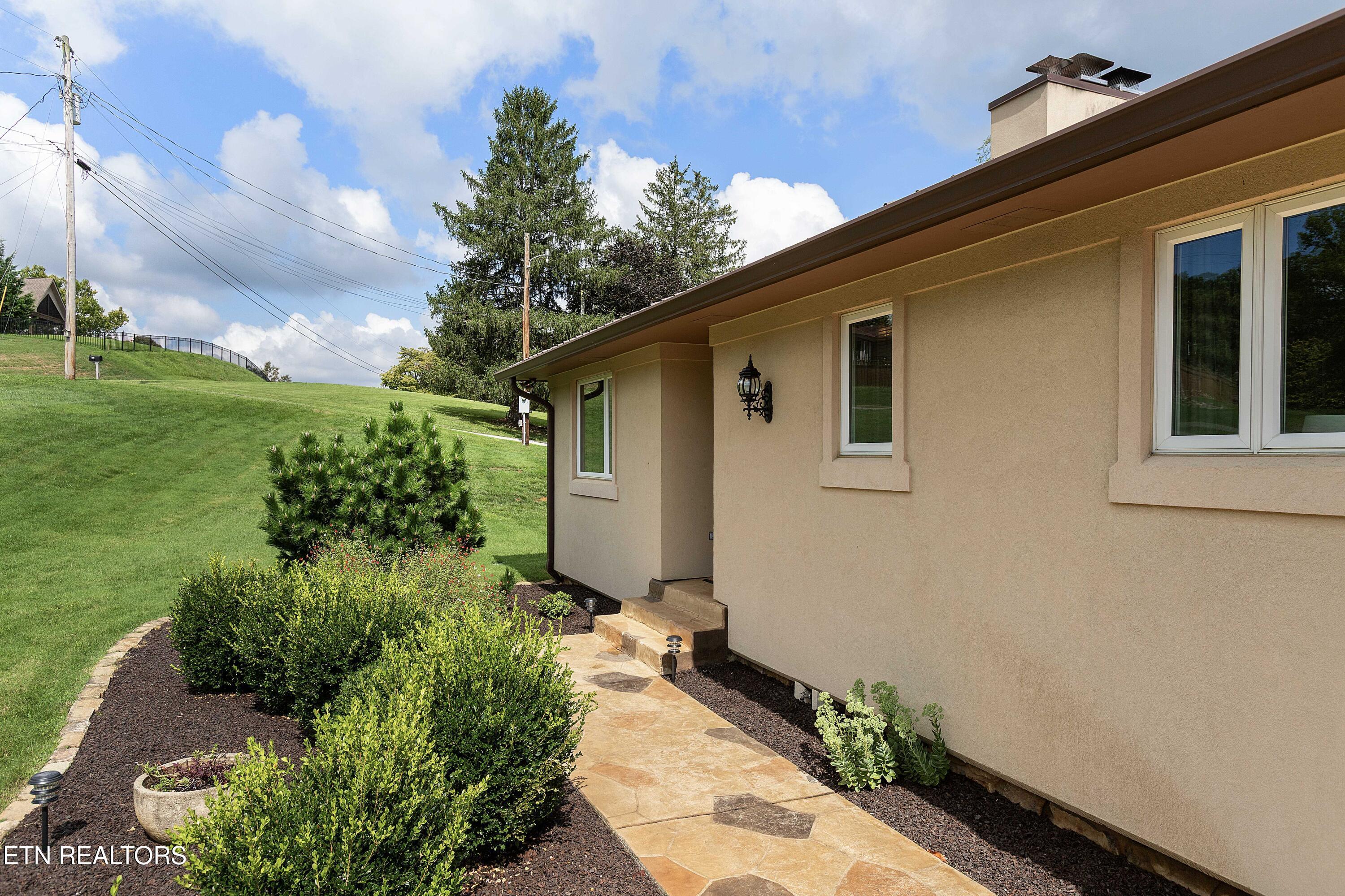 4237 Smoot Lane, Louisville, TN - Fort Loudoun and Tellico Lake Real Estate - Image# 5