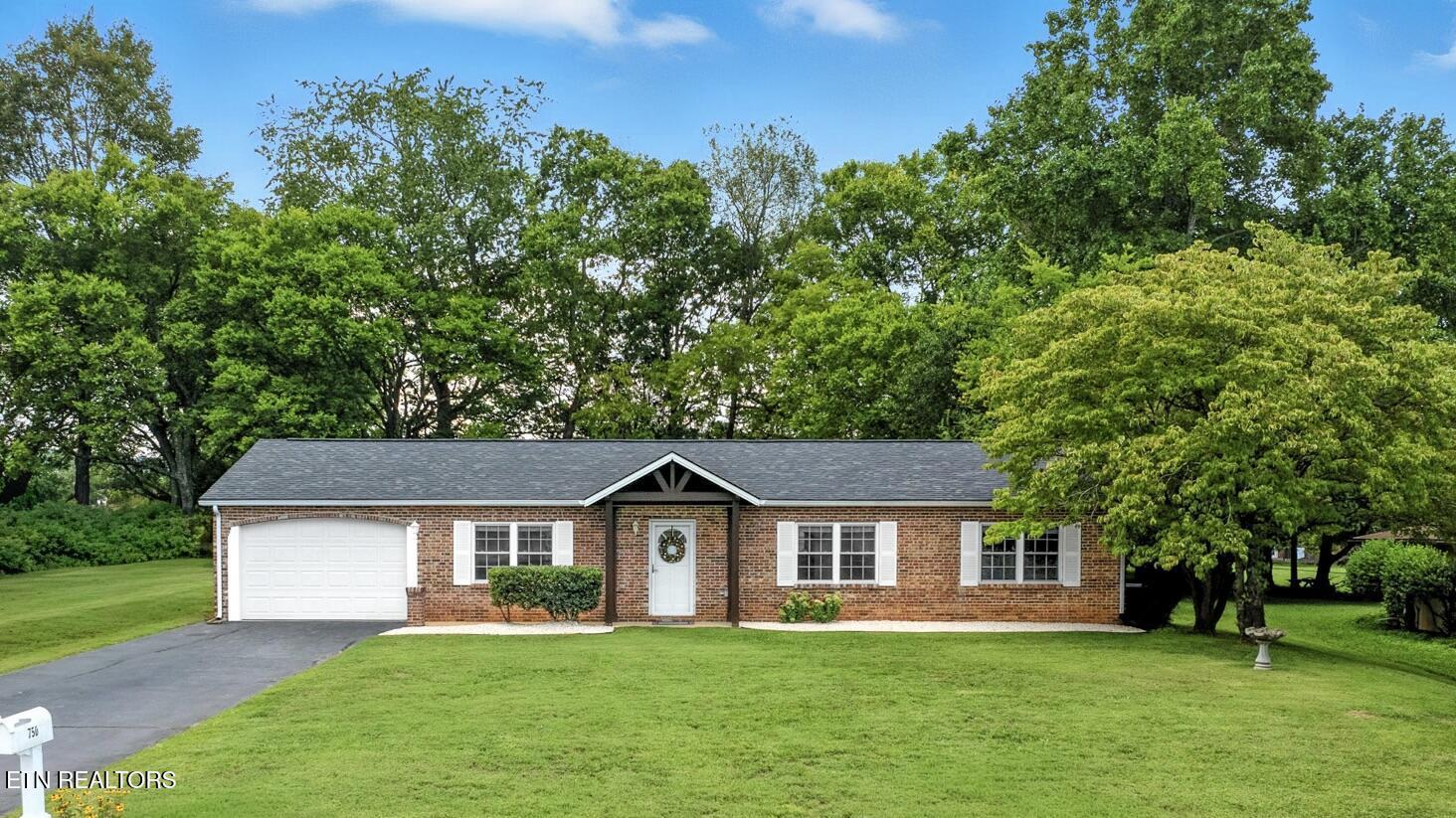 750 Foster Dr, Lenoir City, TN - Fort Loudoun and Tellico Lake Real Estate - Image# 1