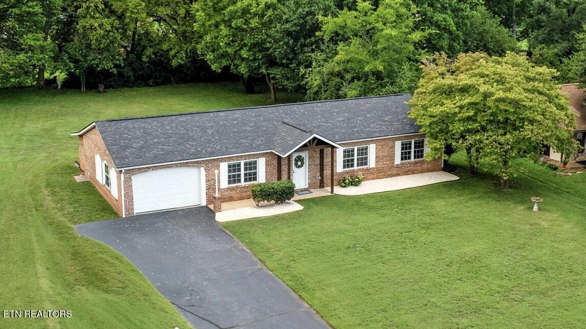 750 Foster Dr, Lenoir City, TN - Fort Loudoun and Tellico Lake Real Estate - Image# 2