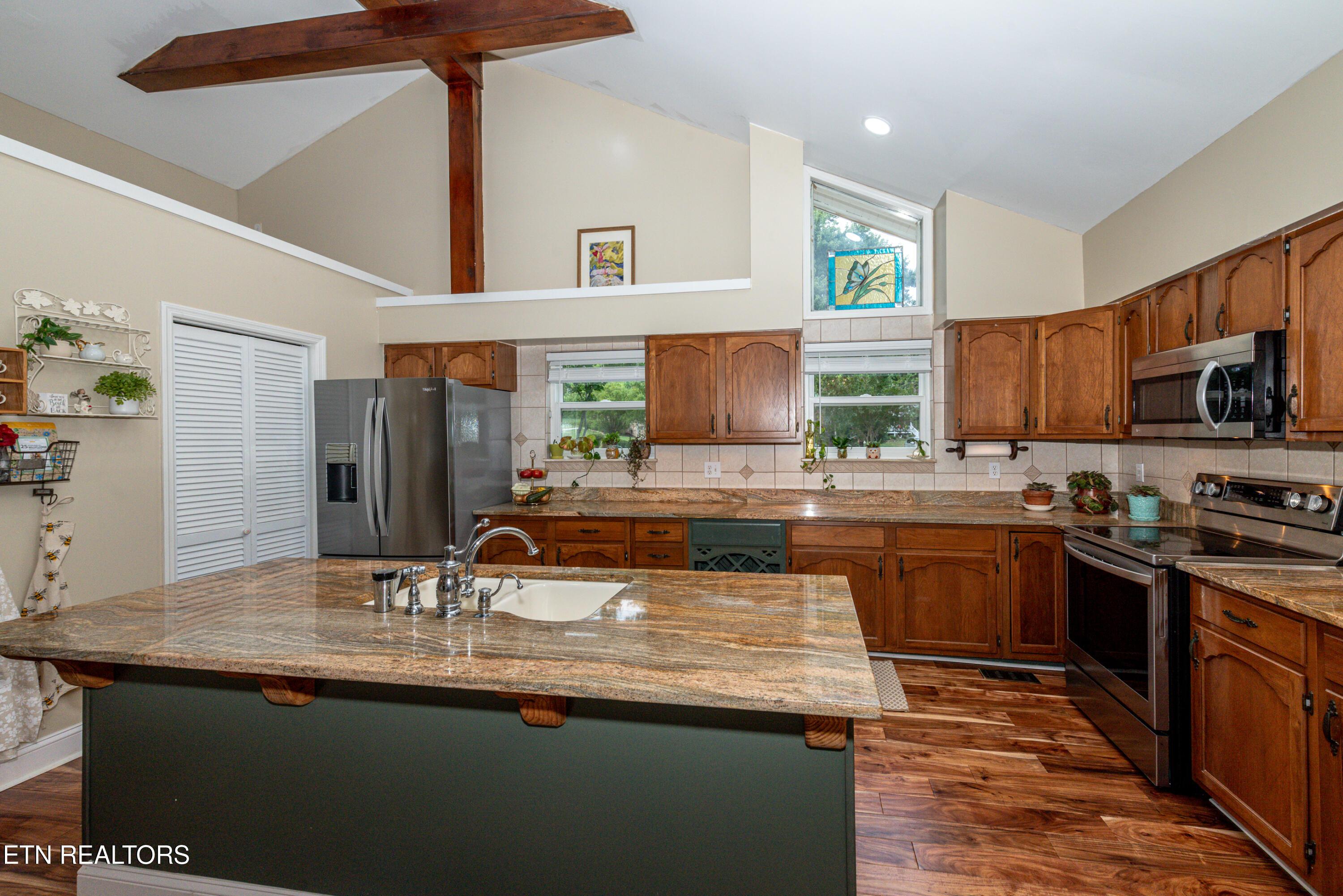 4225 W Lakeview Circle, Louisville, TN - Fort Loudoun and Tellico Lake Real Estate - Image# 18