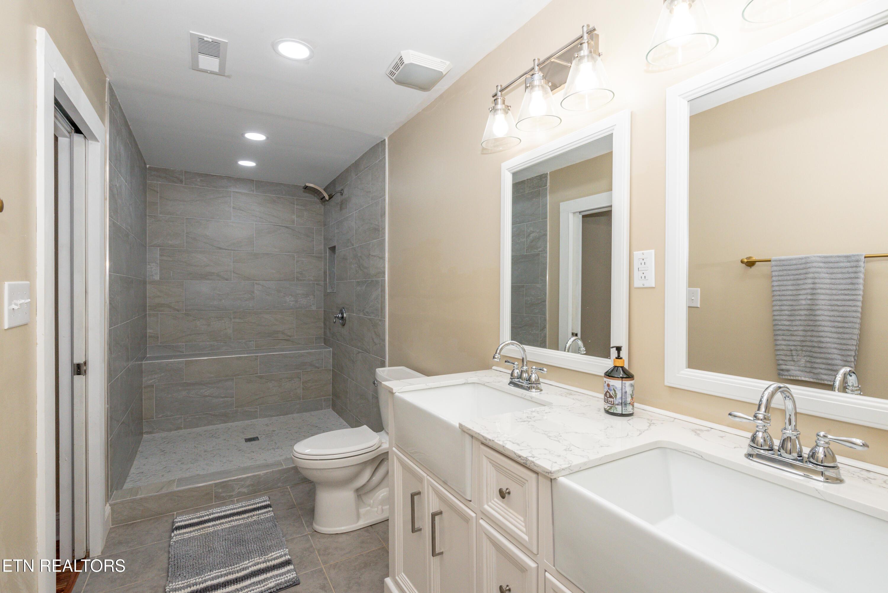 4225 W Lakeview Circle, Louisville, TN - Fort Loudoun and Tellico Lake Real Estate - Image# 32