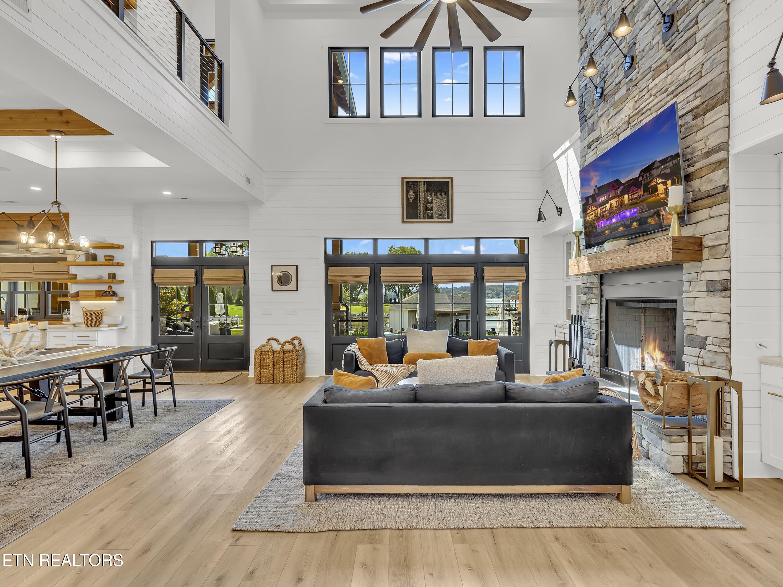 313 Spoondrift Court, Louisville, TN - Fort Loudoun and Tellico Lake Real Estate - Image# 12