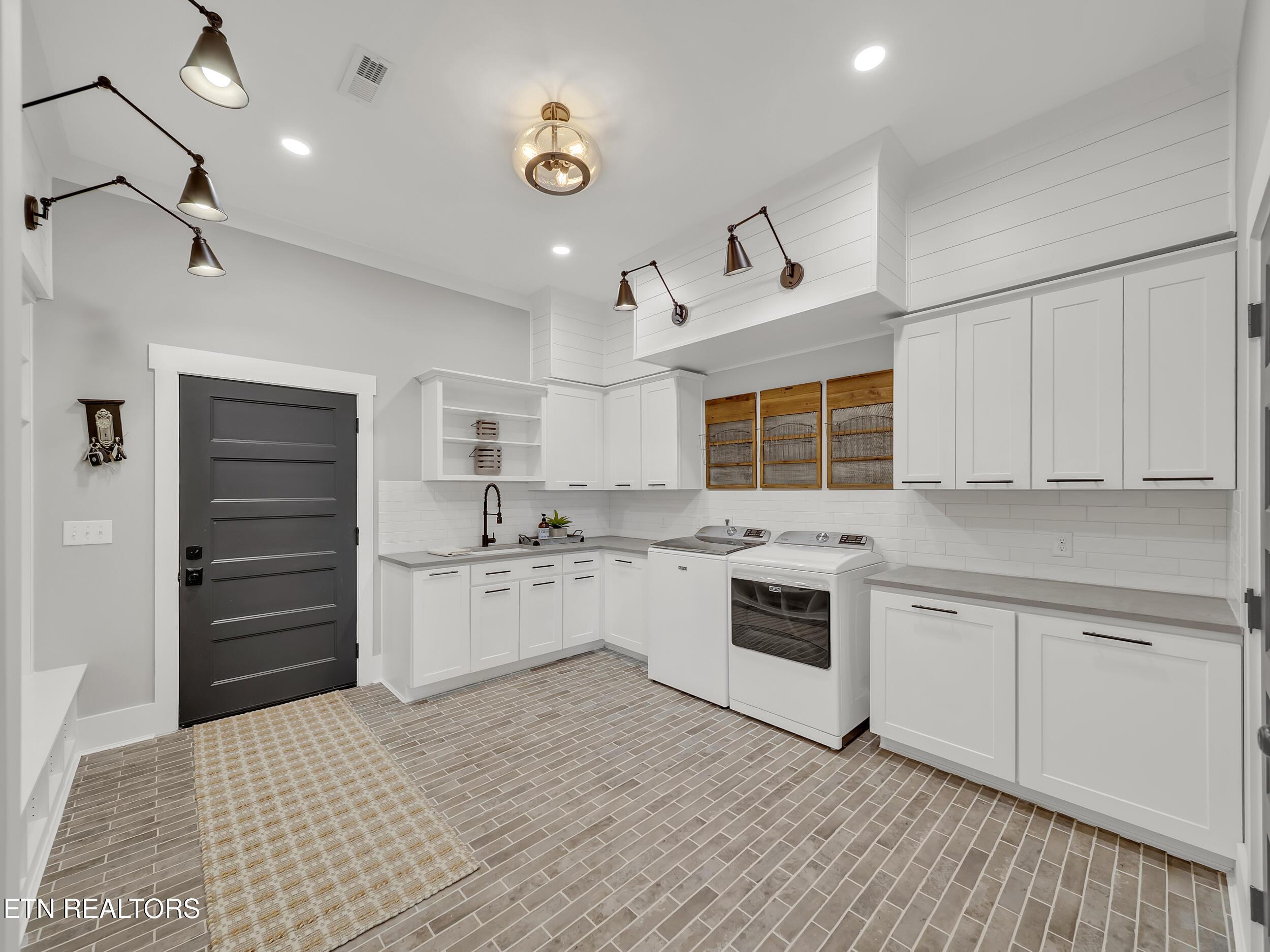 313 Spoondrift Court, Louisville, TN - Fort Loudoun and Tellico Lake Real Estate - Image# 24