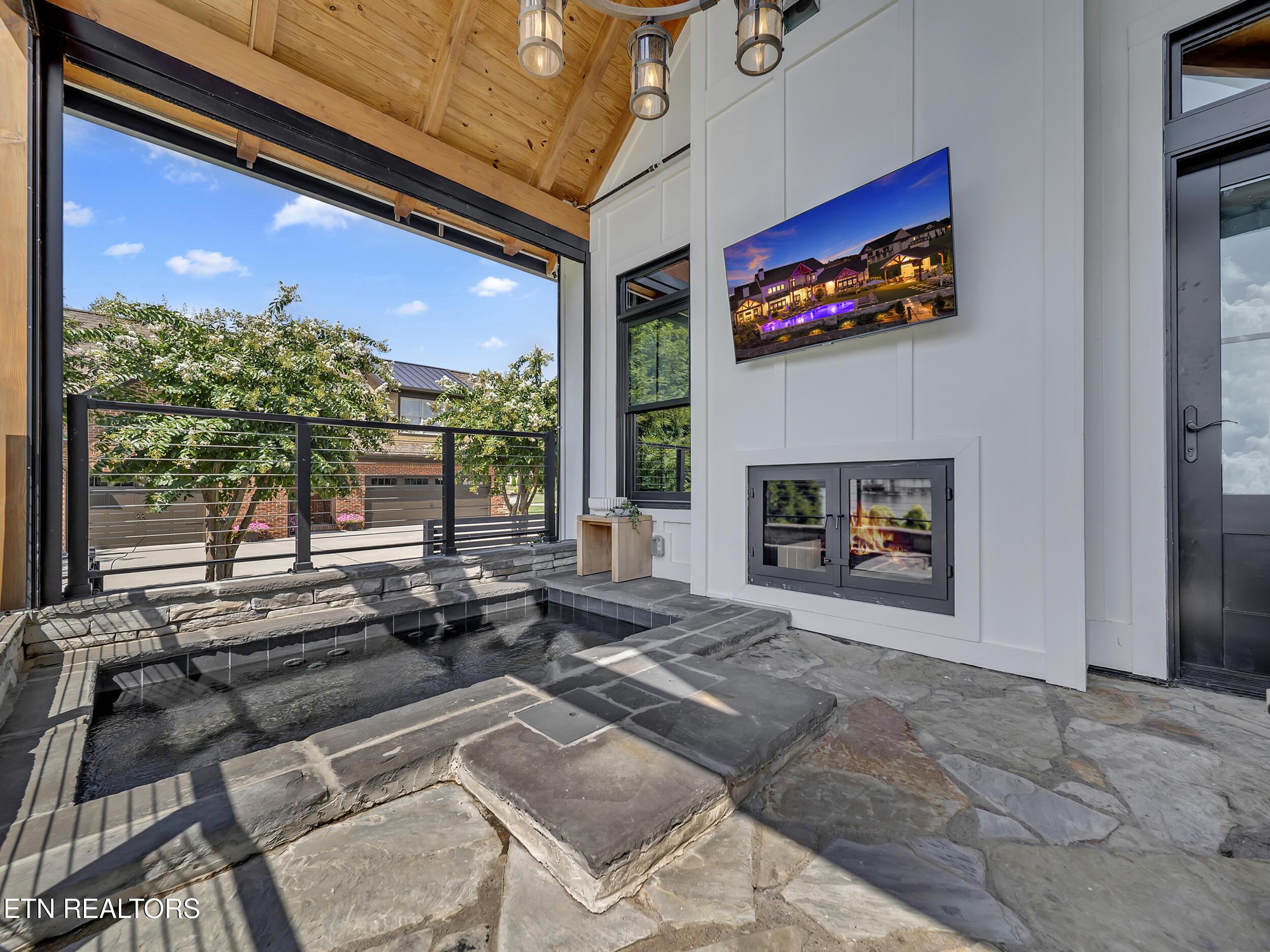 313 Spoondrift Court, Louisville, TN - Fort Loudoun and Tellico Lake Real Estate - Image# 27