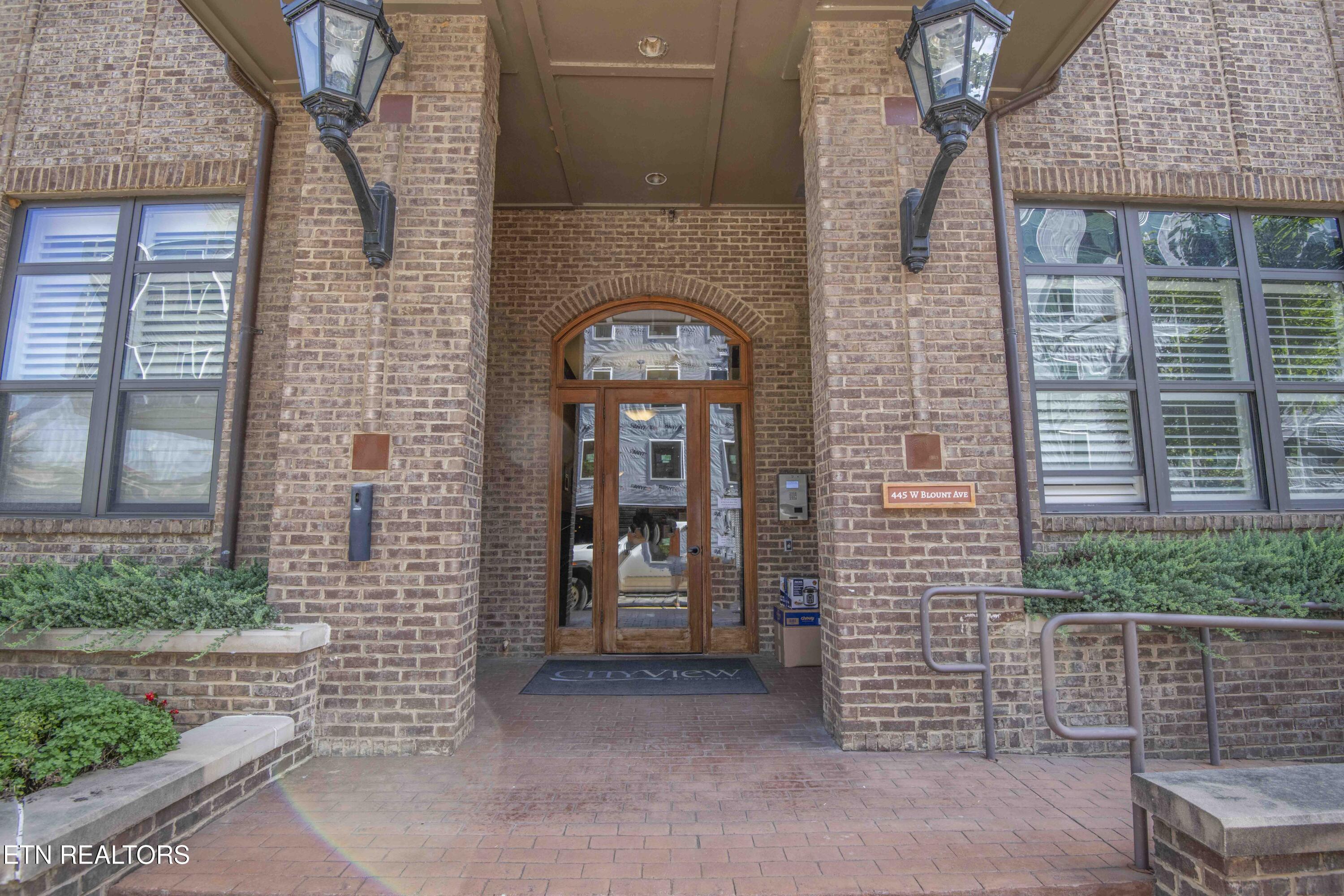 445 W Blount Ave, Knoxville, TN - Fort Loudoun and Tellico Lake Real Estate - Image# 2