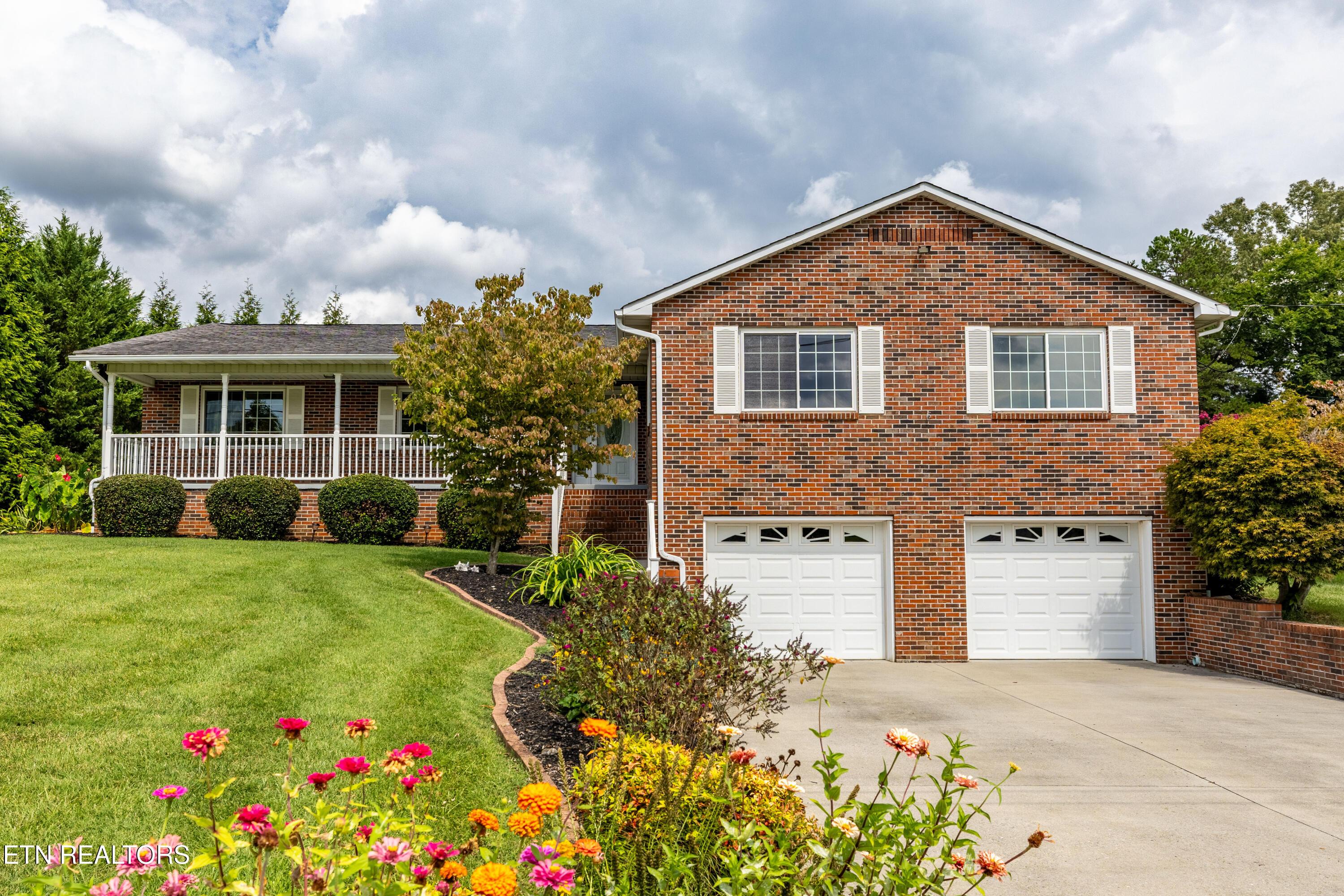 235 River Chase Rd, Lenoir City, TN - Fort Loudoun and Tellico Lake Real Estate - Image# 1