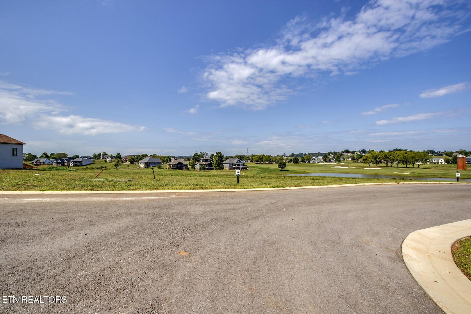 497 Black Bear Circle, Loudon, TN - Fort Loudoun and Tellico Lake Real Estate - Image# 2
