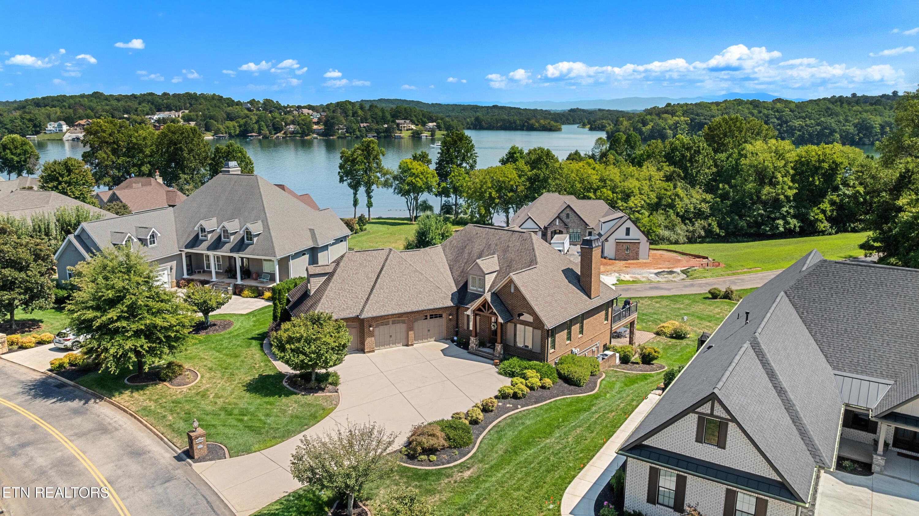 1440 Rarity Bay Pkwy, Vonore, TN - Fort Loudoun and Tellico Lake Real Estate - Image# 2
