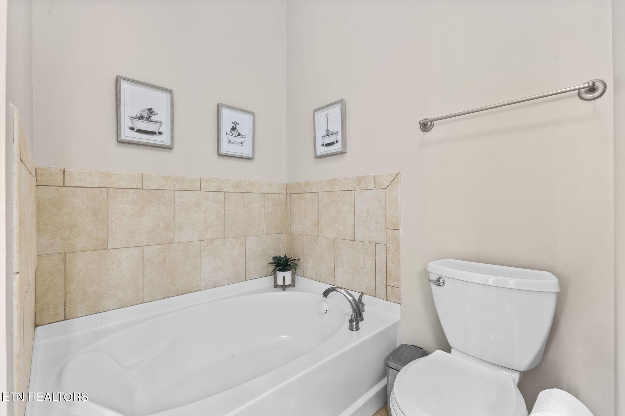 445 W Blount Ave, Knoxville, TN - Fort Loudoun and Tellico Lake Real Estate - Image# 25