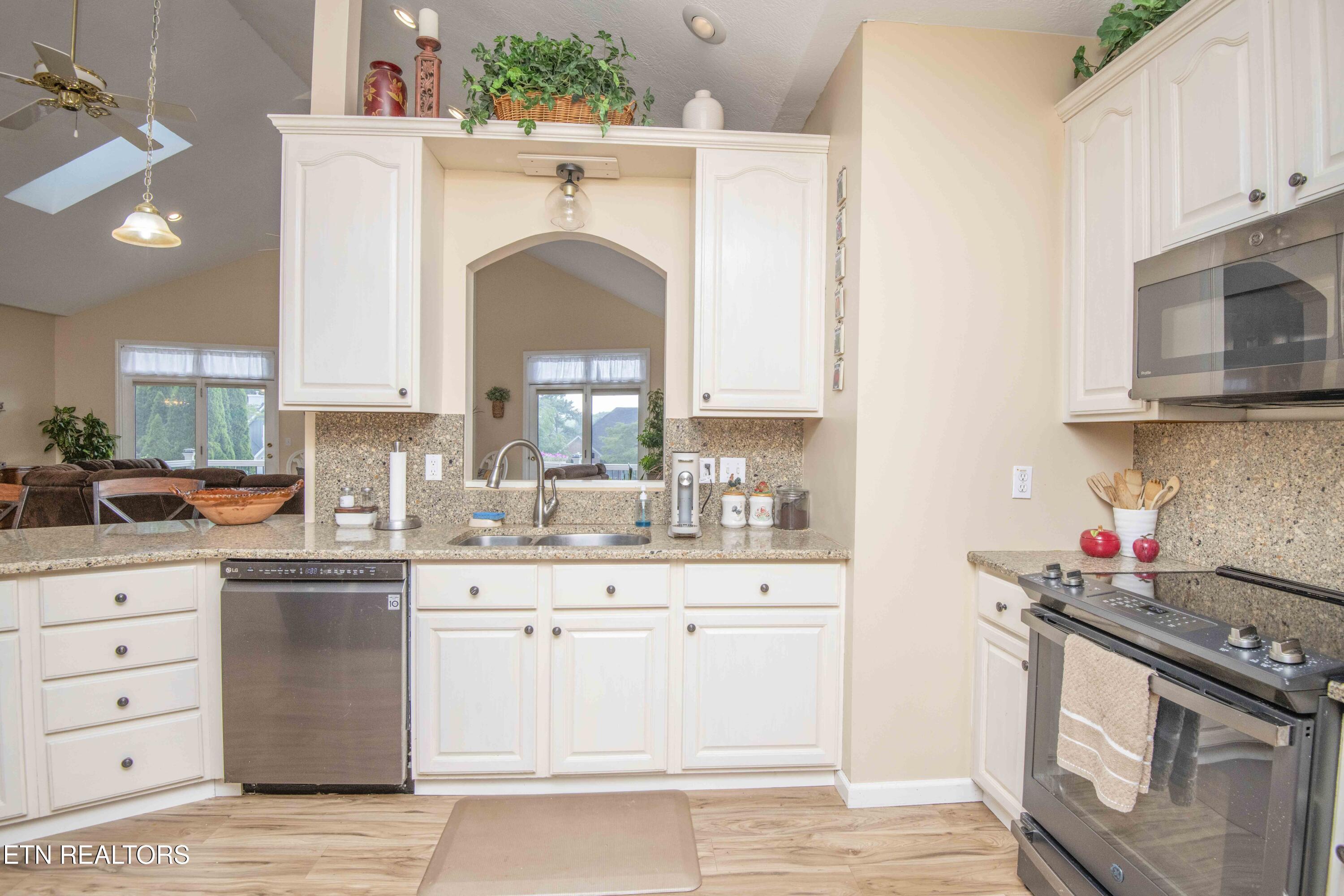 127 Kiowa Way, Loudon, TN - Fort Loudoun and Tellico Lake Real Estate - Image# 24