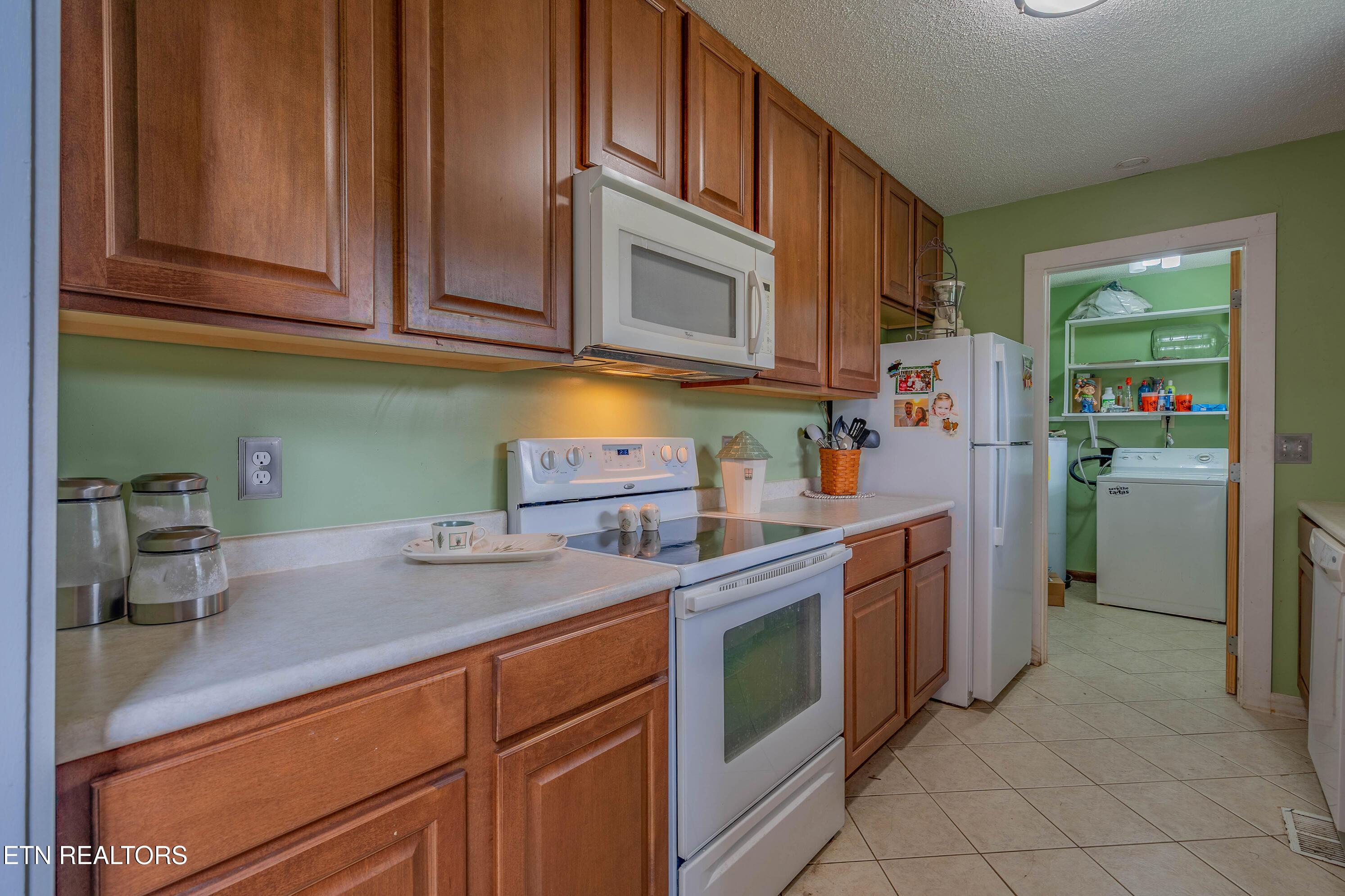 951 Foster Drive, Lenoir City, TN - Fort Loudoun and Tellico Lake Real Estate - Image# 5