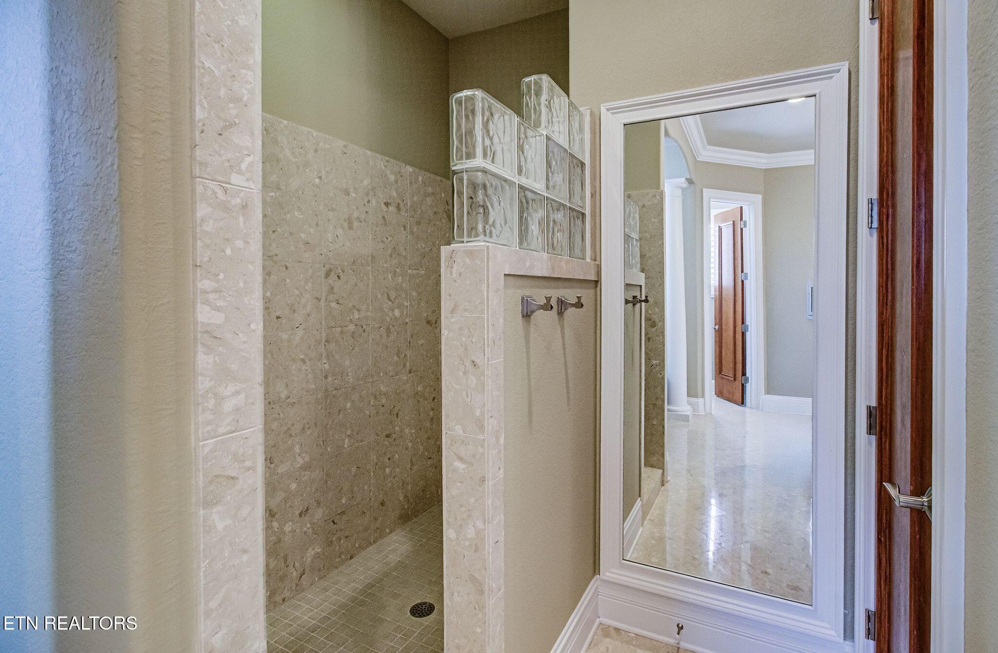 136 Hiwonihi Tr, Vonore, TN - Fort Loudoun and Tellico Lake Real Estate - Image# 25