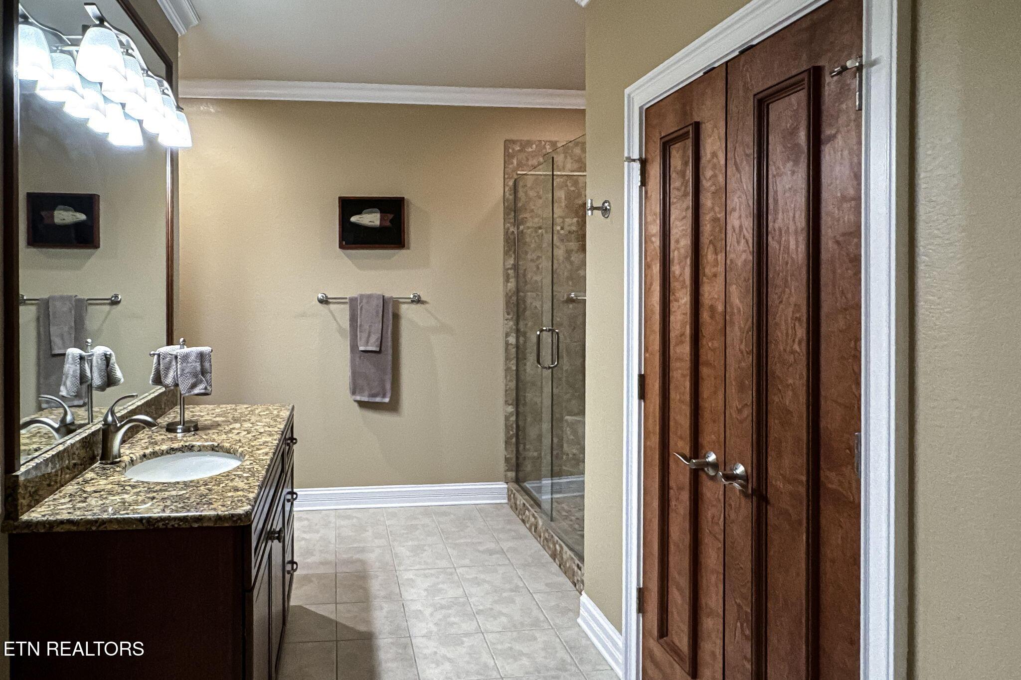 136 Hiwonihi Tr, Vonore, TN - Fort Loudoun and Tellico Lake Real Estate - Image# 43