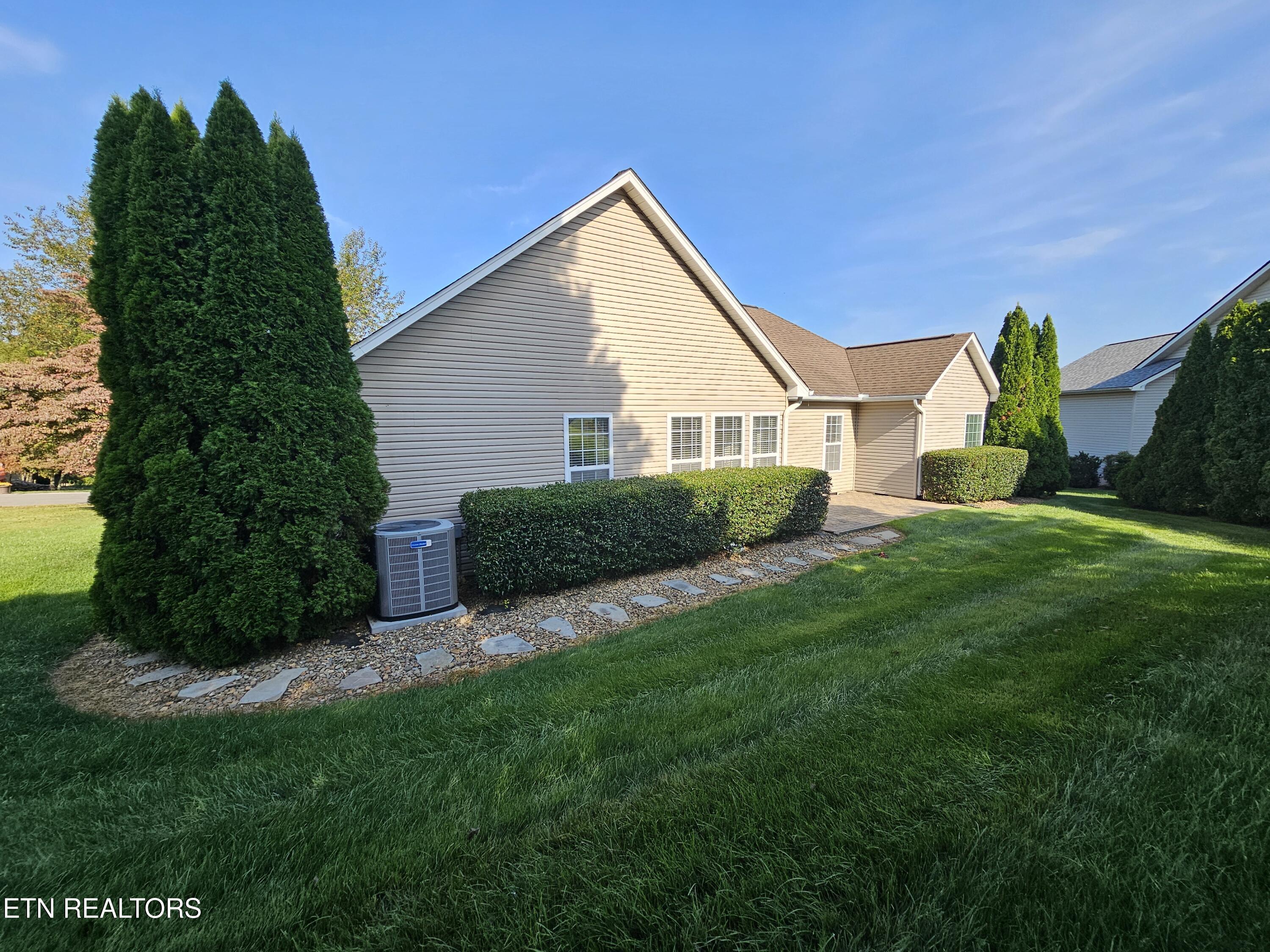 208 Kiowa Point, Loudon, TN - Fort Loudoun and Tellico Lake Real Estate - Image# 2