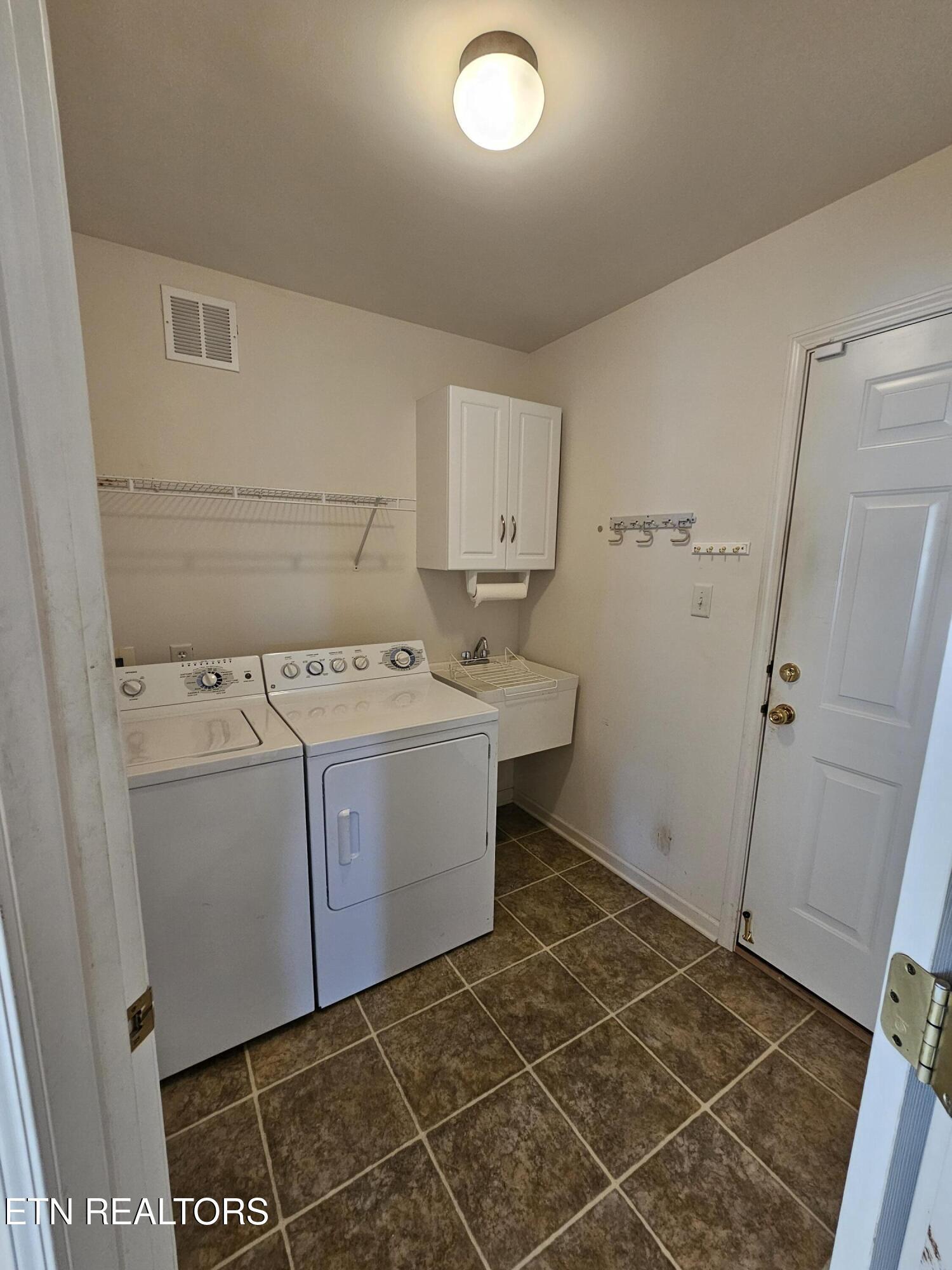 208 Kiowa Point, Loudon, TN - Fort Loudoun and Tellico Lake Real Estate - Image# 9