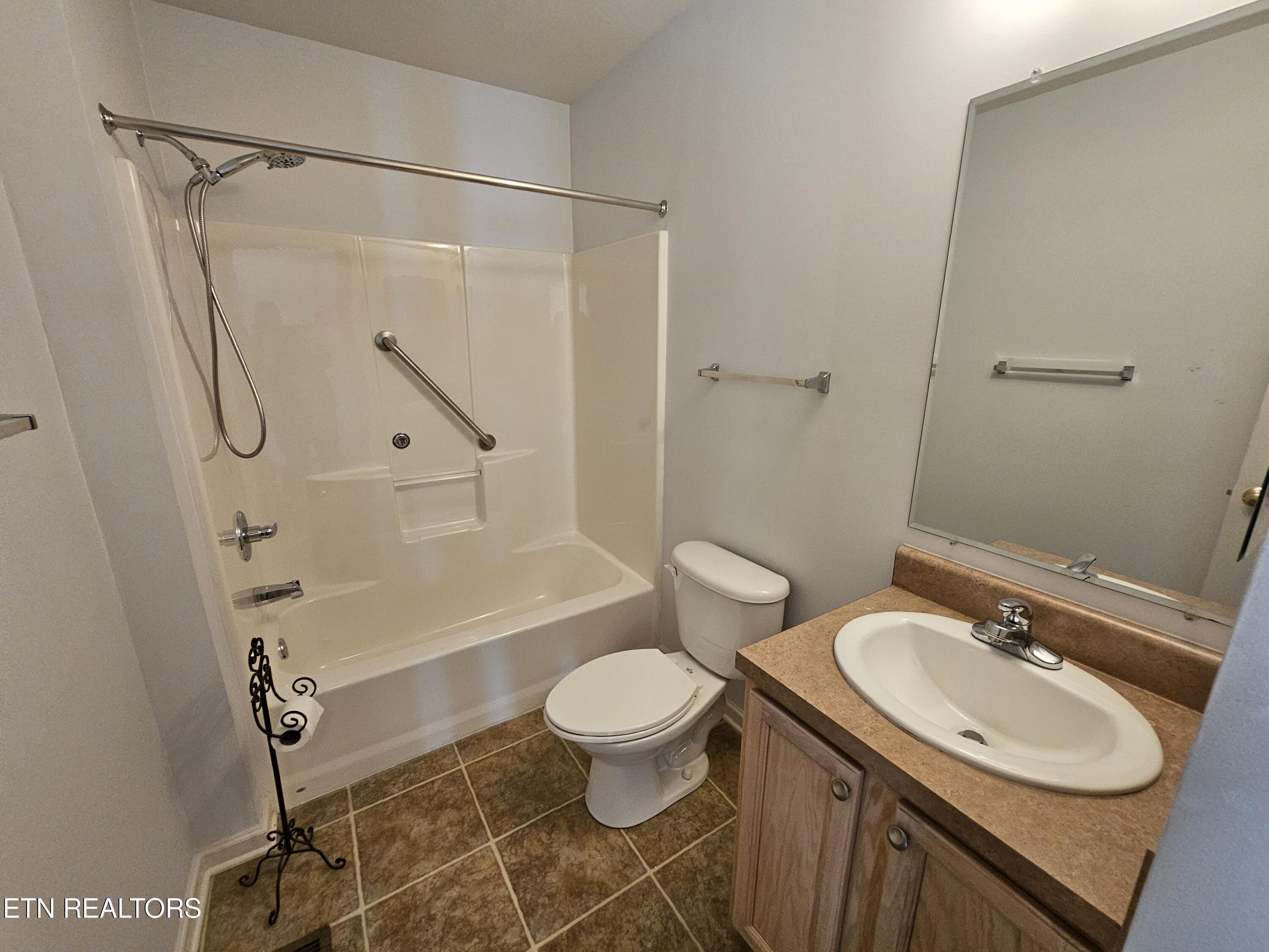 208 Kiowa Point, Loudon, TN - Fort Loudoun and Tellico Lake Real Estate - Image# 15