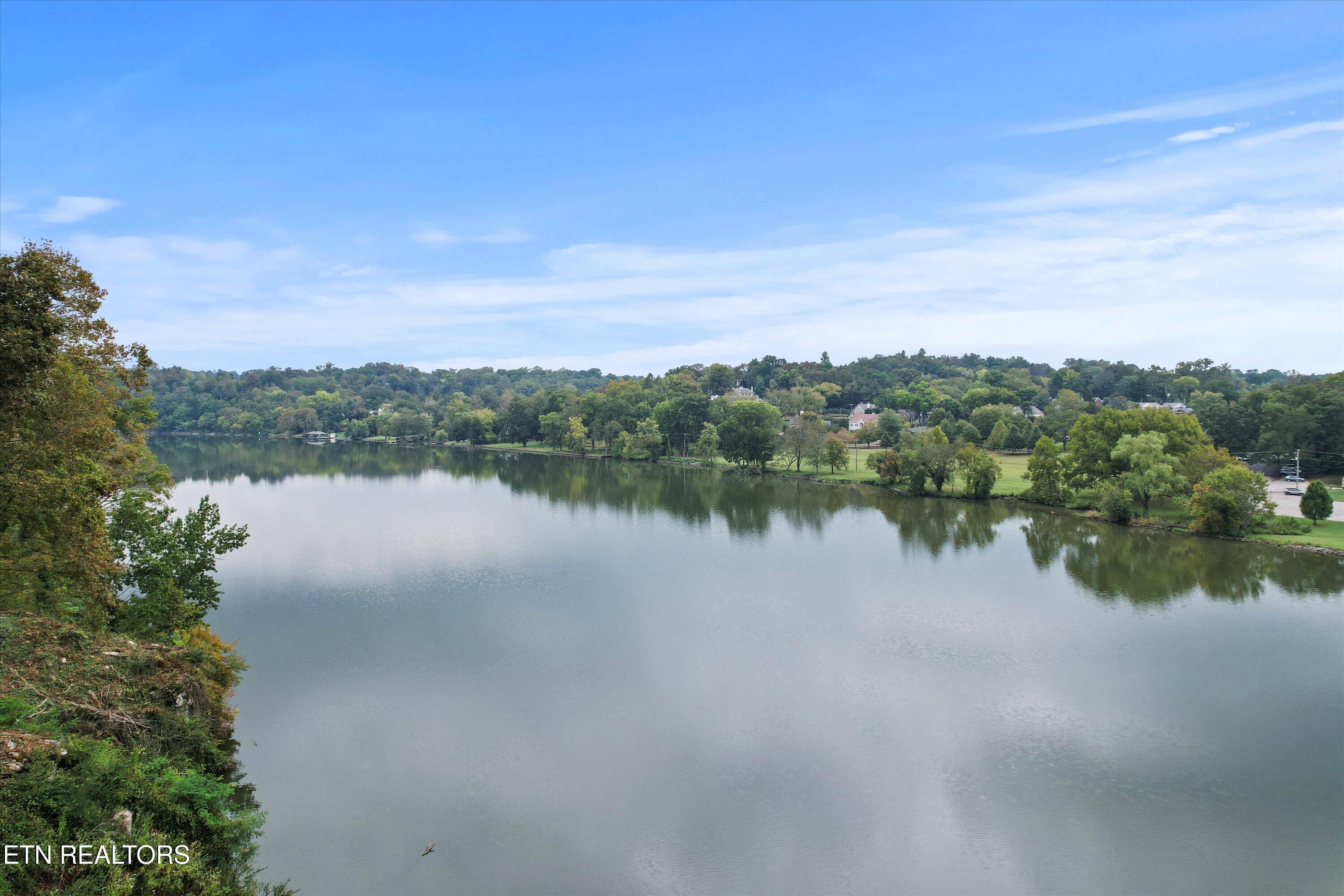 2101 Woodmere Lane, Knoxville, TN - Fort Loudoun and Tellico Lake Real Estate - Image# 8