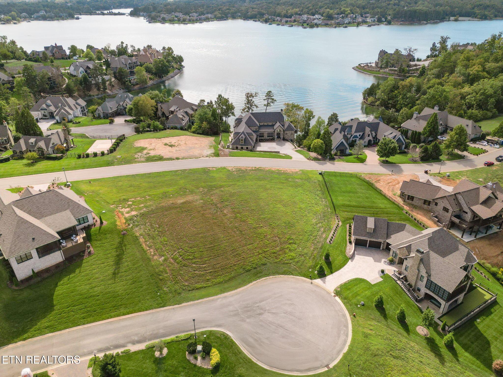 625 Cypress Pointe Drive, Lenoir City, TN - Fort Loudoun and Tellico Lake Real Estate - Image# 4