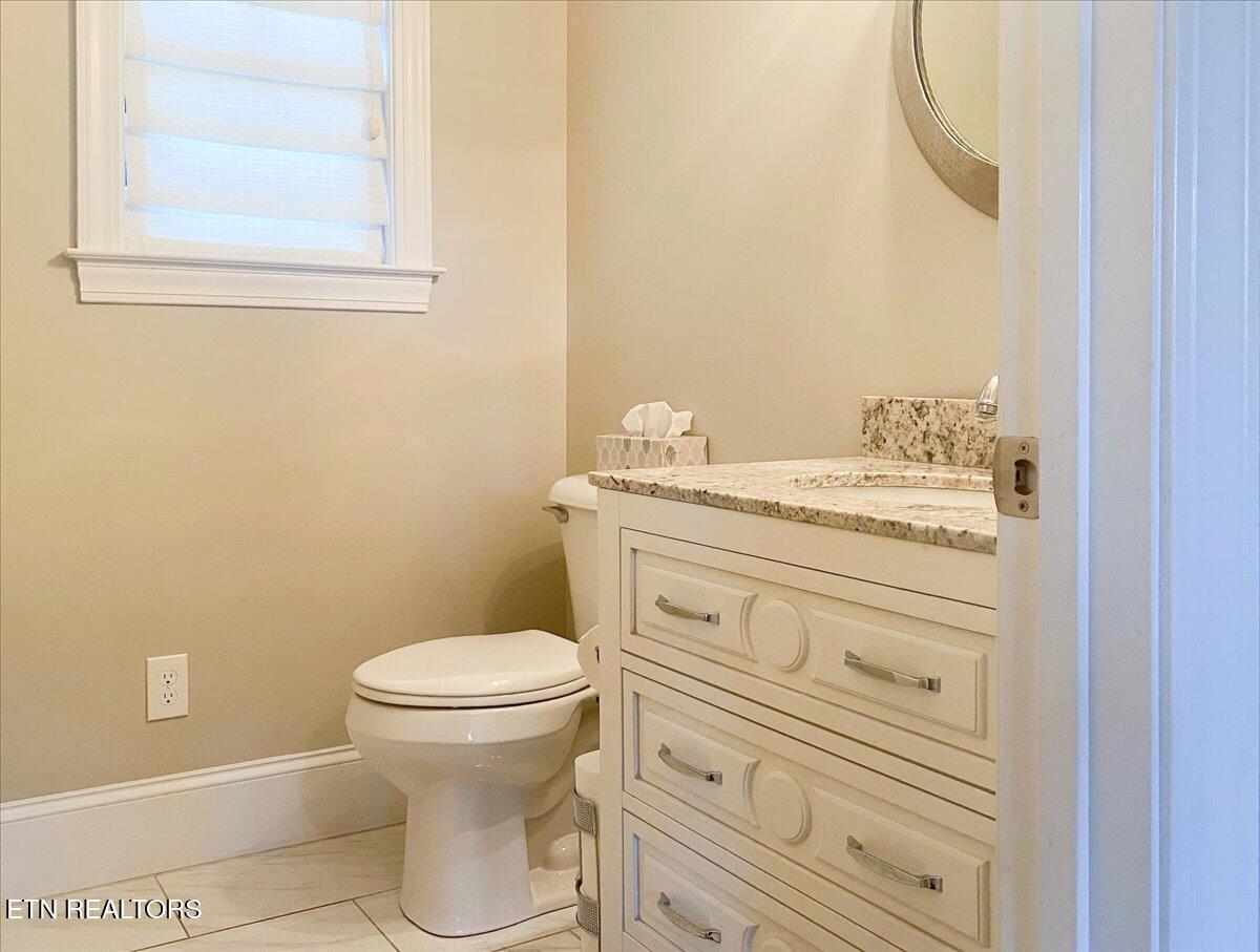 3725 Promontory Point, Louisville, TN - Fort Loudoun and Tellico Lake Real Estate - Image# 28