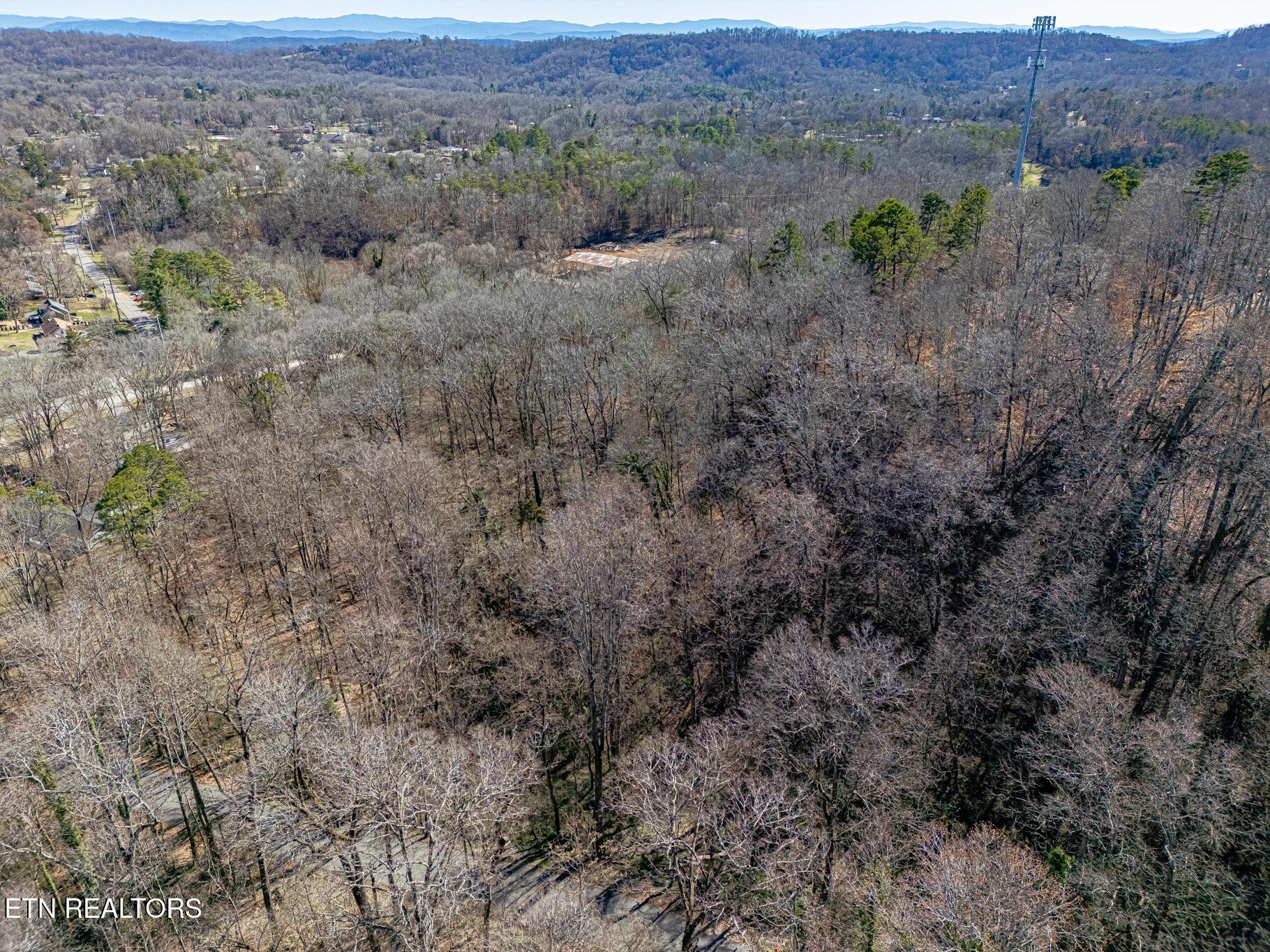 4921 Wise Hills Rd, Knoxville, TN - Fort Loudoun and Tellico Lake Real Estate - Image# 2