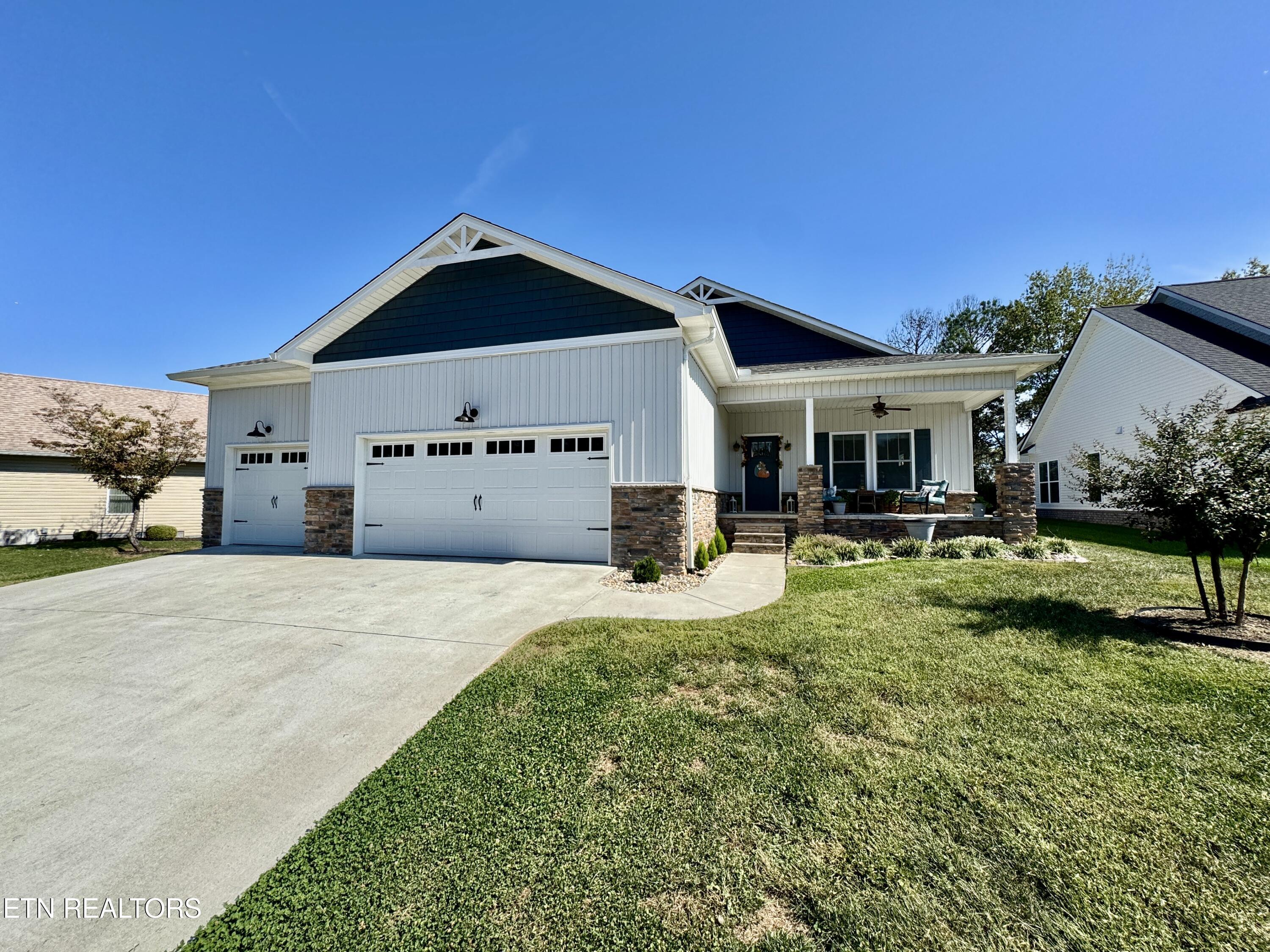 170 Elokwa Way, Loudon, TN - Fort Loudoun and Tellico Lake Real Estate - Image# 1