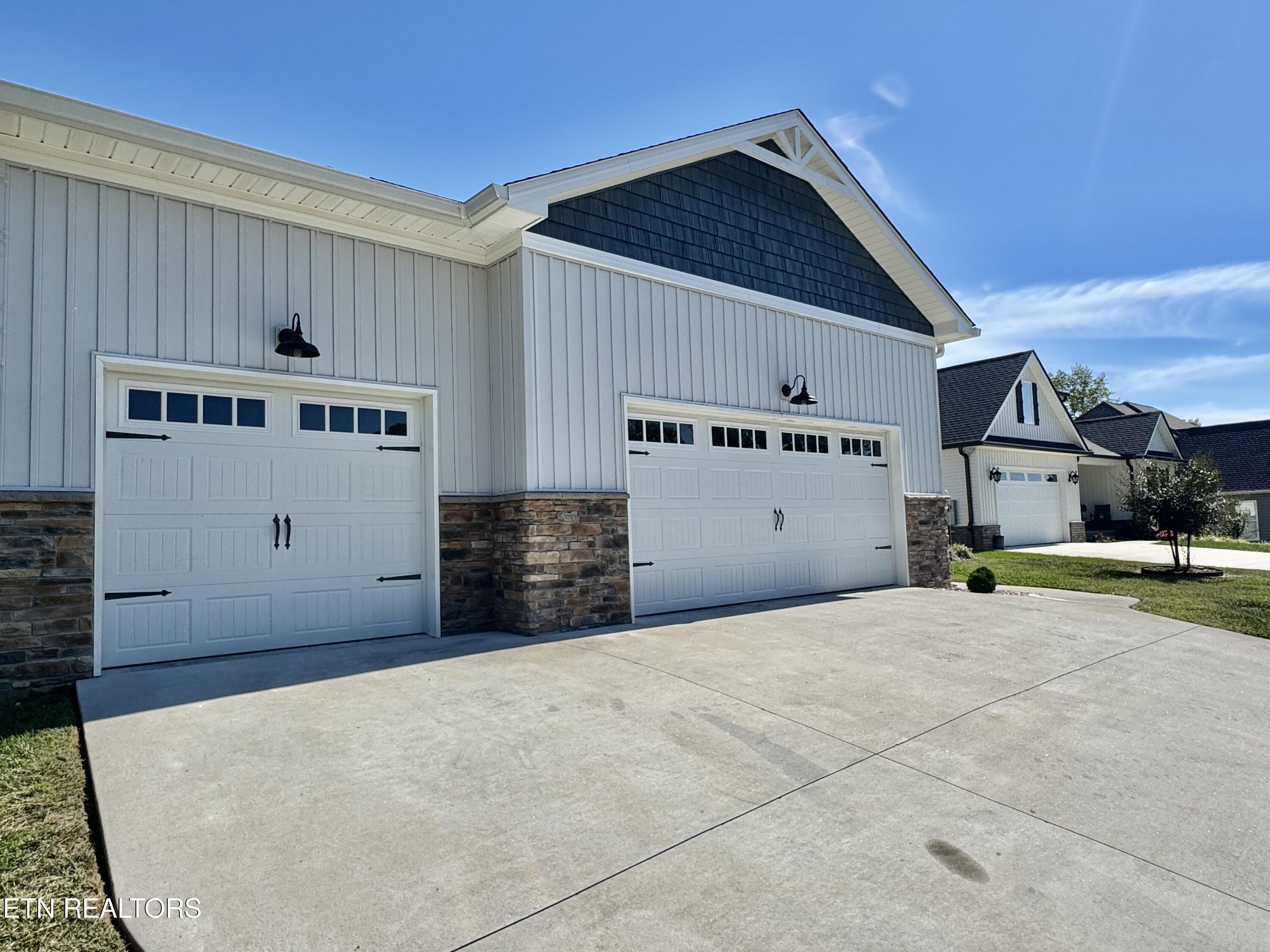 170 Elokwa Way, Loudon, TN - Fort Loudoun and Tellico Lake Real Estate - Image# 3