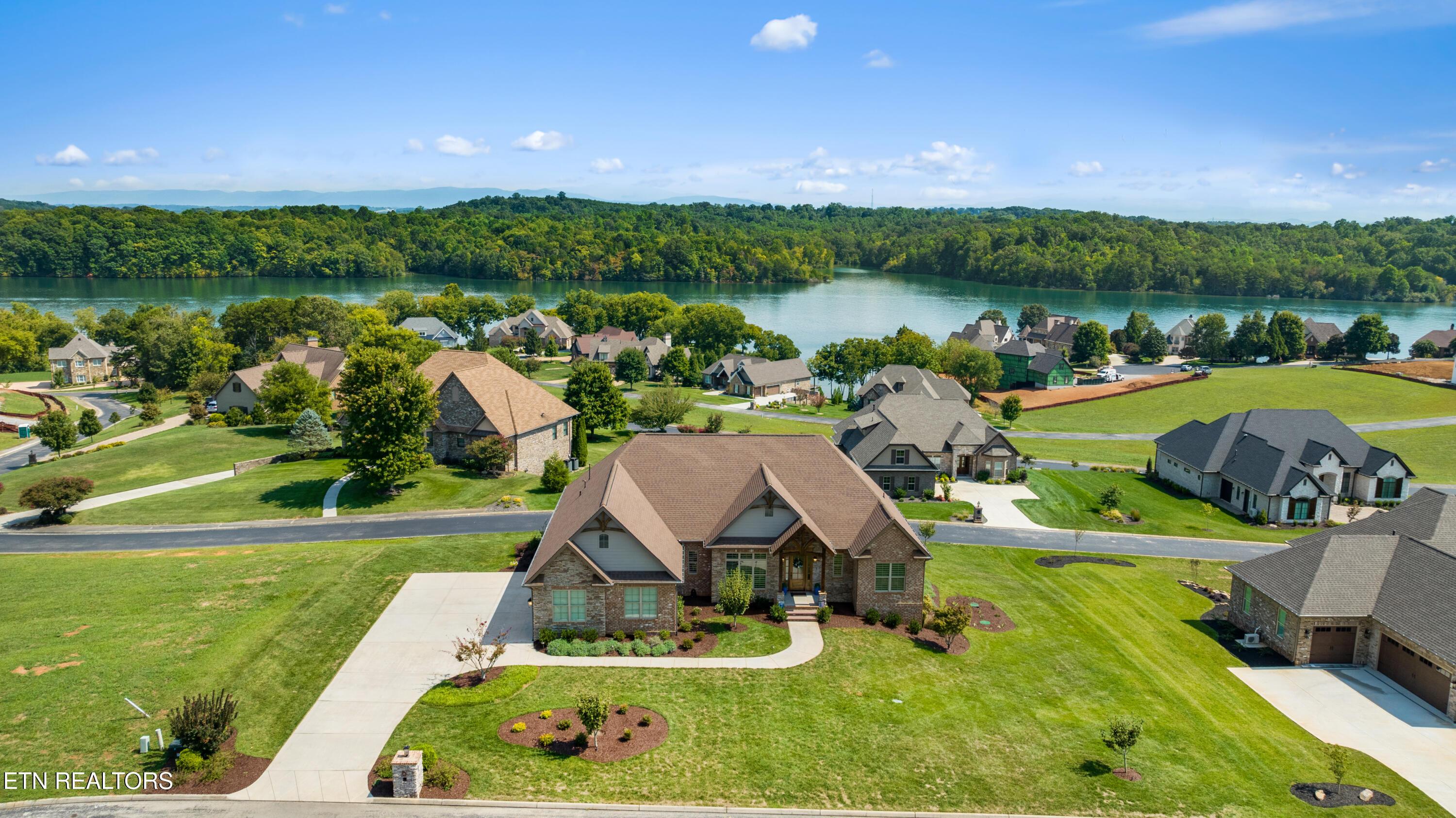 320 Watercrest Drive, Vonore, TN - Fort Loudoun and Tellico Lake Real Estate - Image# 1