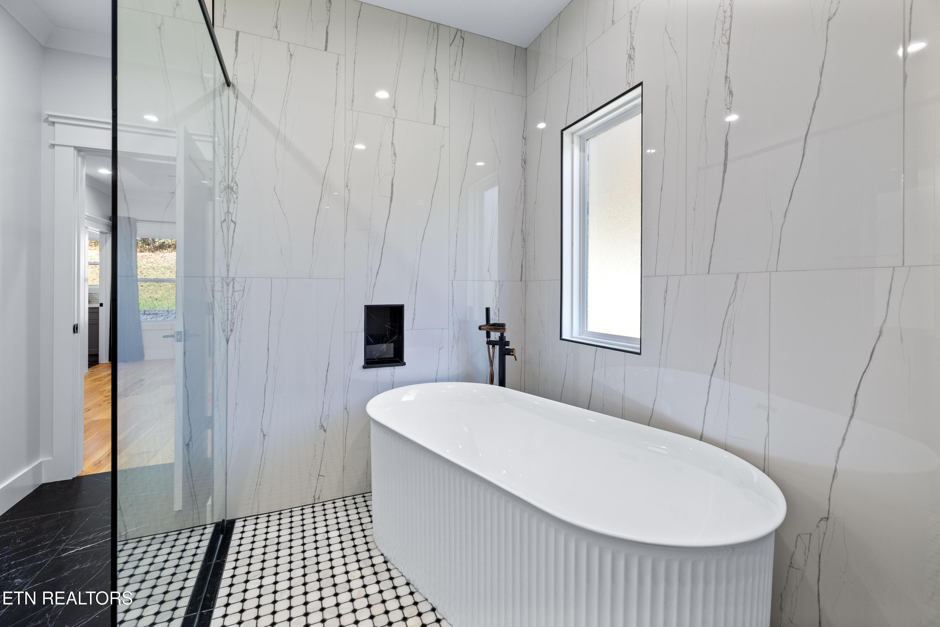 316 Ootsima Lane, Loudon, TN - Fort Loudoun and Tellico Lake Real Estate - Image# 27