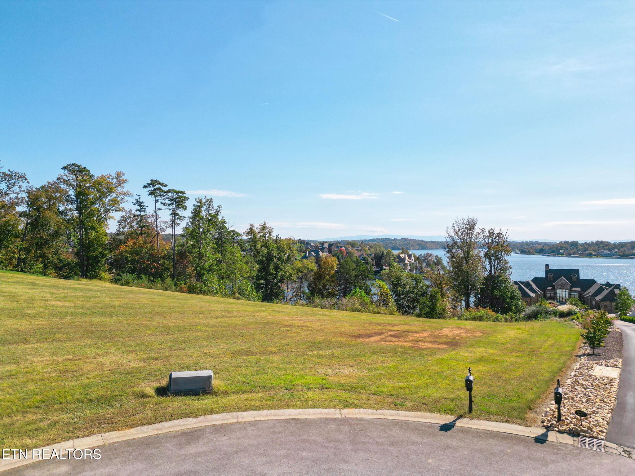 1199 Shadow Hill Drive, Lenoir City, TN - Fort Loudoun and Tellico Lake Real Estate - Image# 2