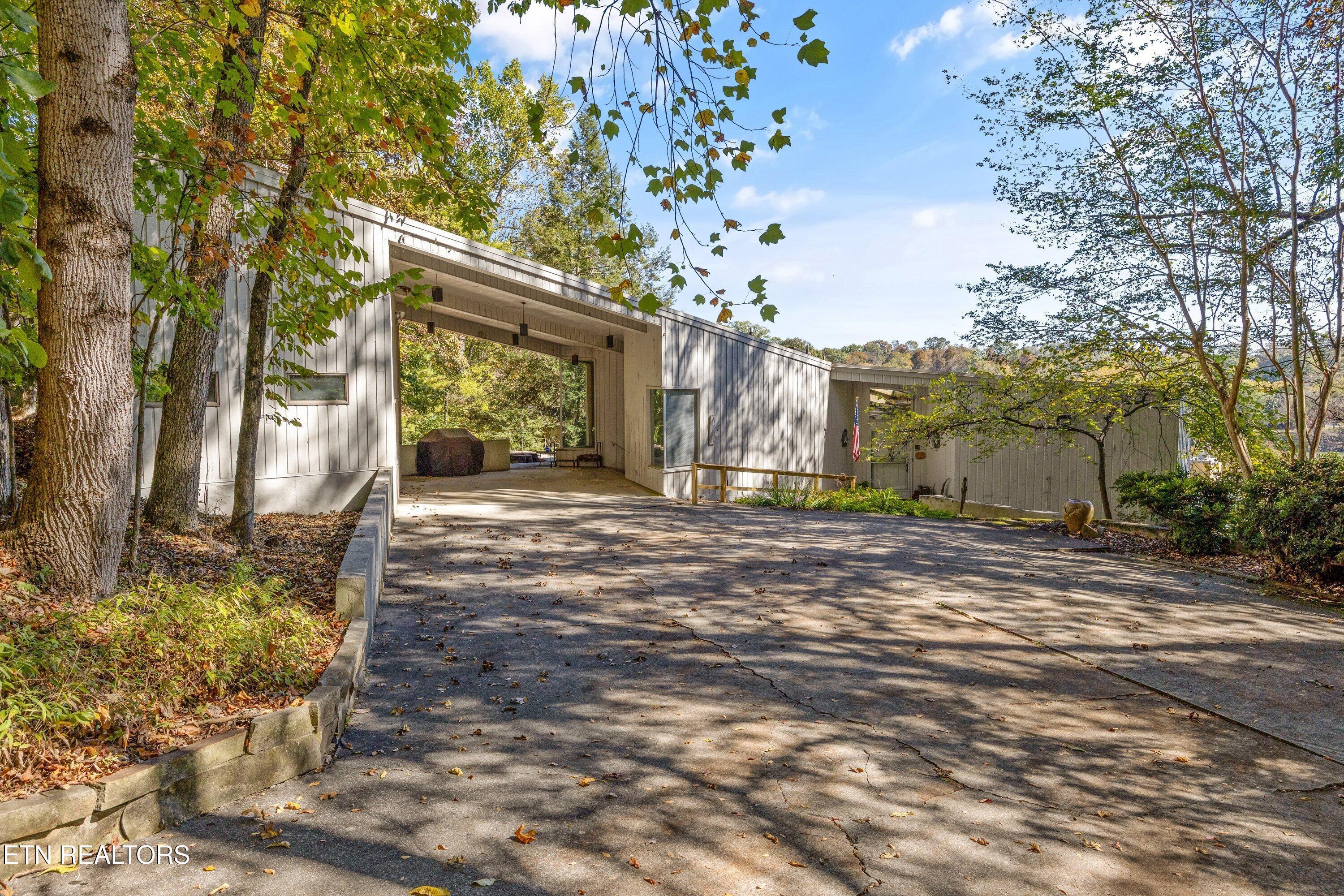 8832 Cove Point Lane, Knoxville, TN - Fort Loudoun and Tellico Lake Real Estate - Image# 4