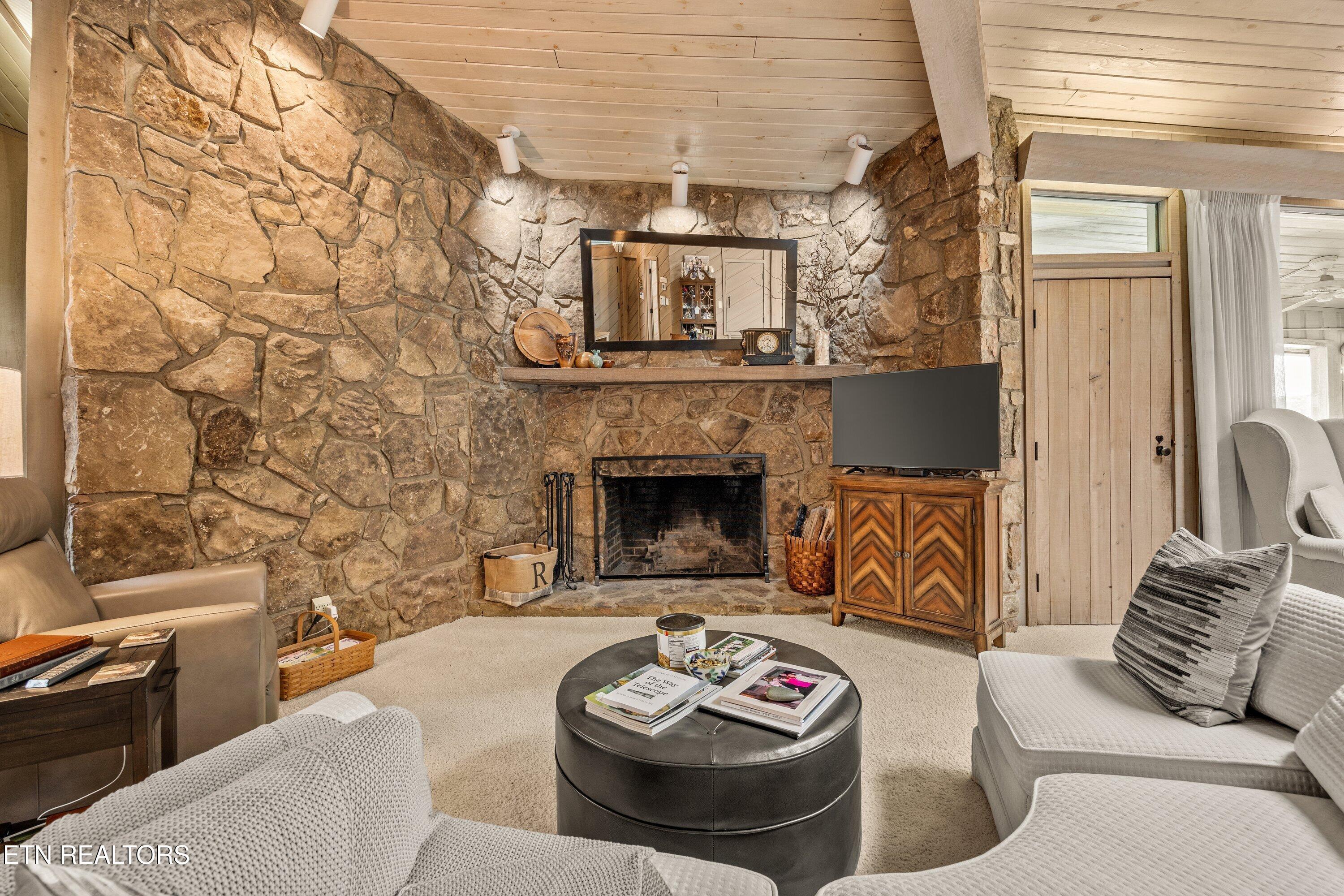 8832 Cove Point Lane, Knoxville, TN - Fort Loudoun and Tellico Lake Real Estate - Image# 38