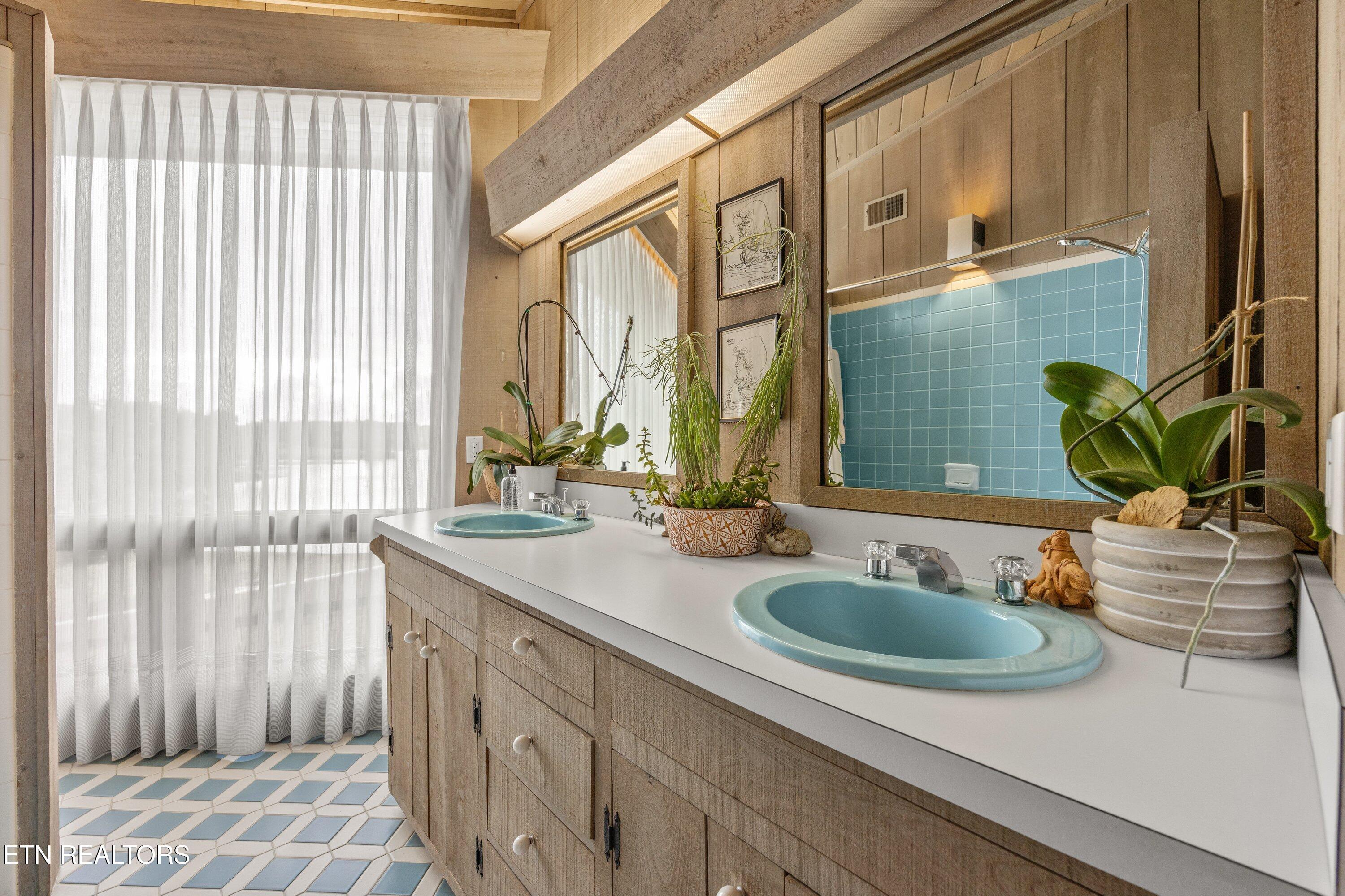 8832 Cove Point Lane, Knoxville, TN - Fort Loudoun and Tellico Lake Real Estate - Image# 41