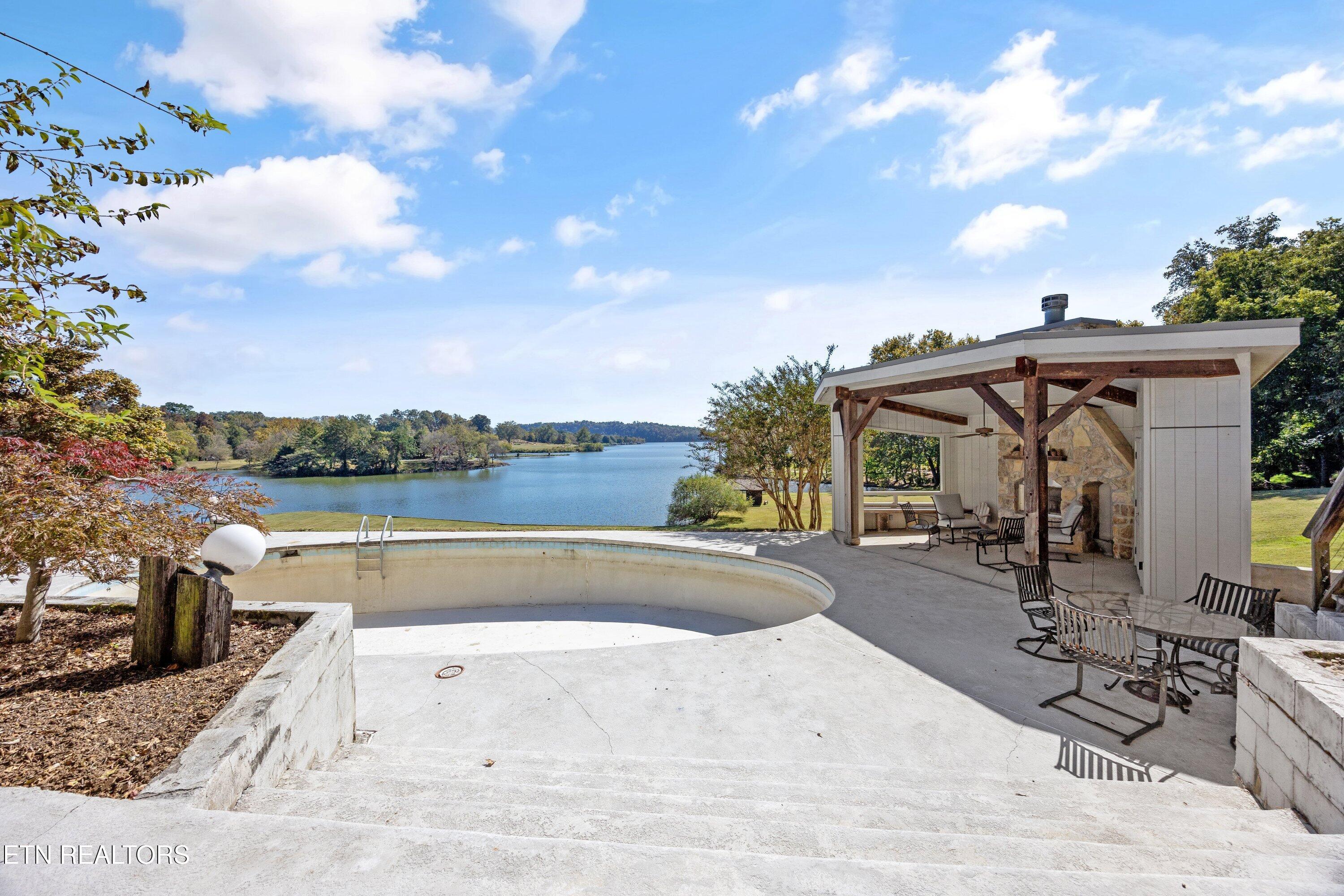 8832 Cove Point Lane, Knoxville, TN - Fort Loudoun and Tellico Lake Real Estate - Image# 16